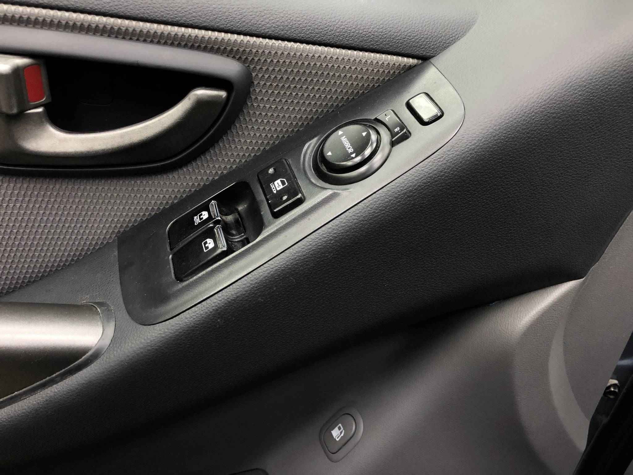 Hyundai Grand Starex, I