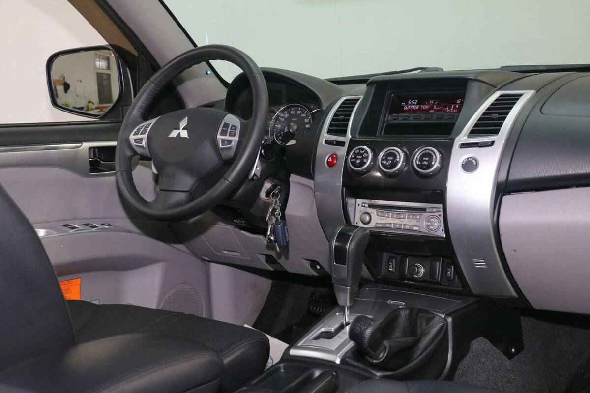 Mitsubishi Pajero Sport, II
