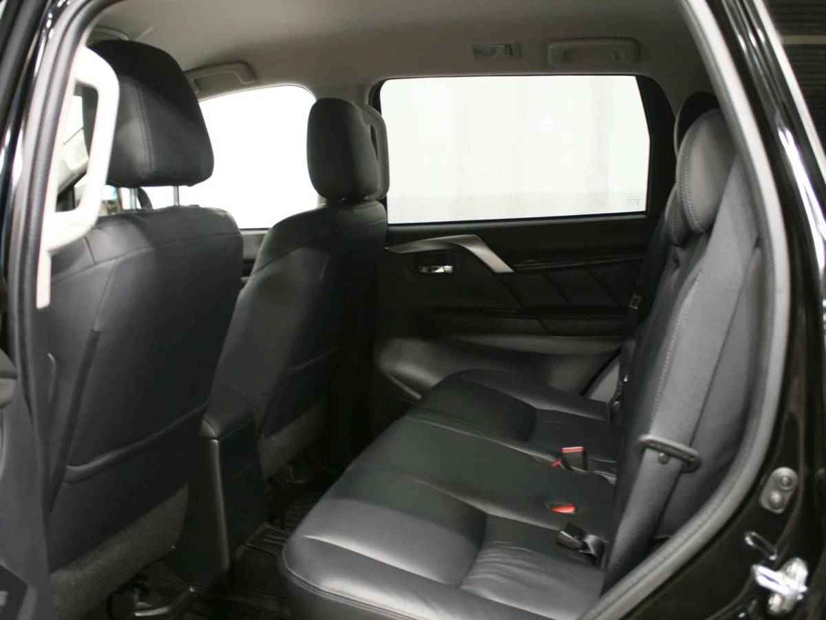 Mitsubishi Pajero Sport, III