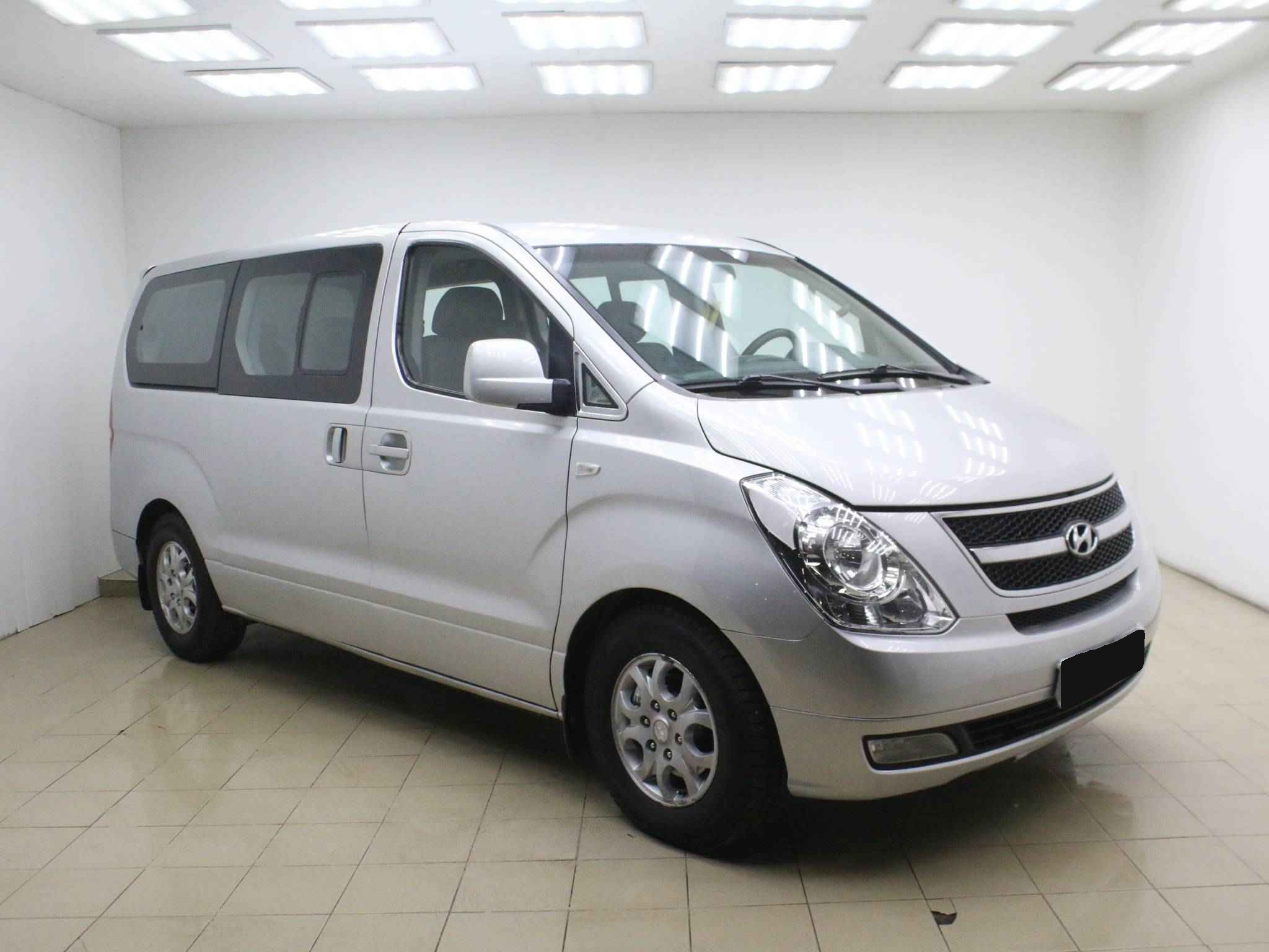 Hyundai Grand Starex, I