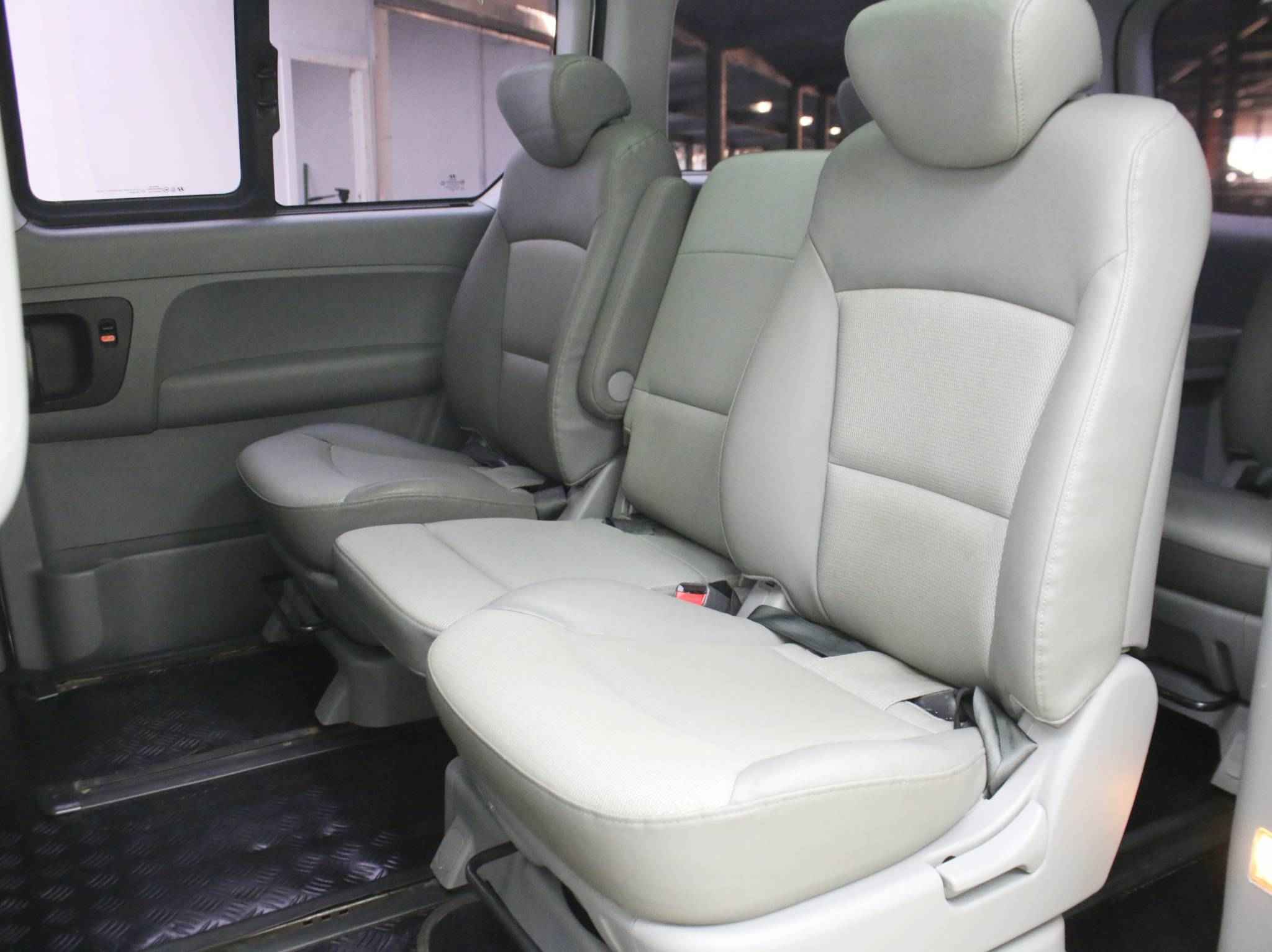 Hyundai Grand Starex, I