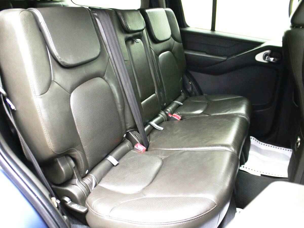 Nissan Pathfinder, III