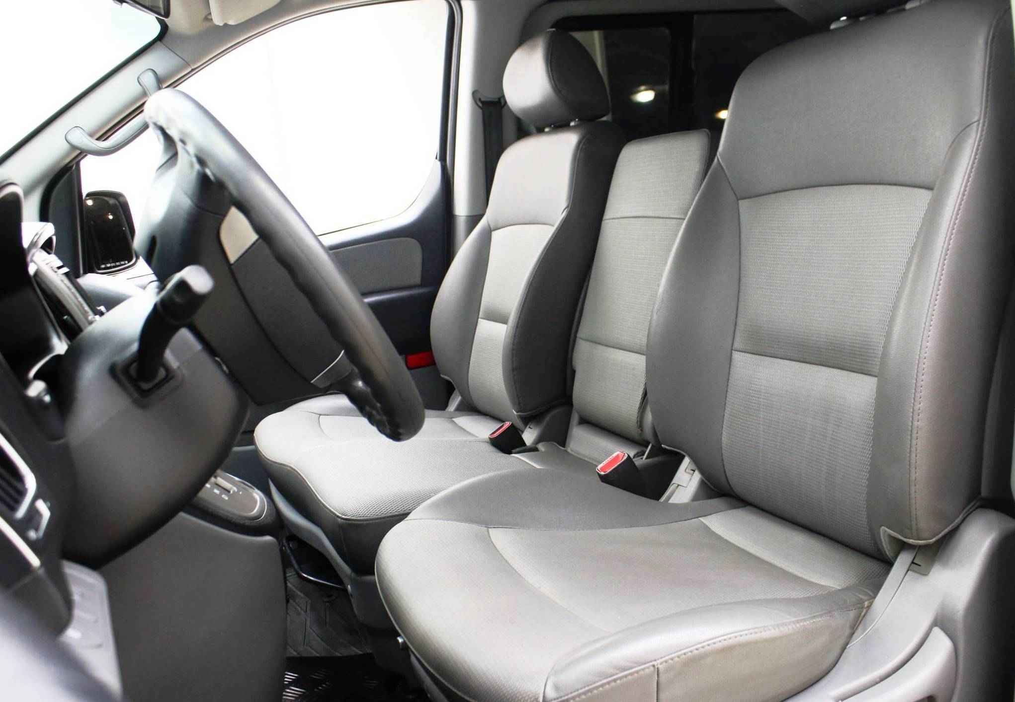 Hyundai Grand Starex, I