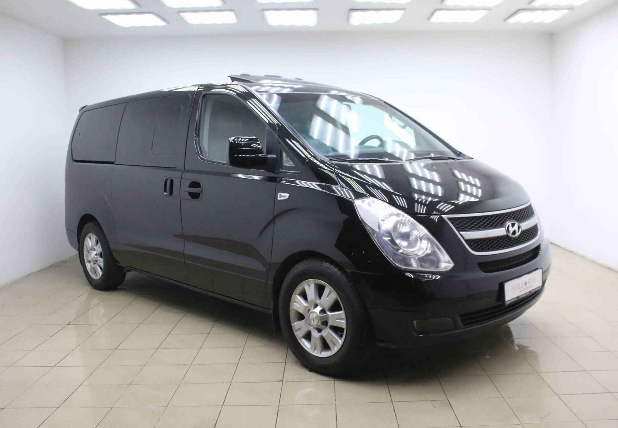 Hyundai Grand Starex, I