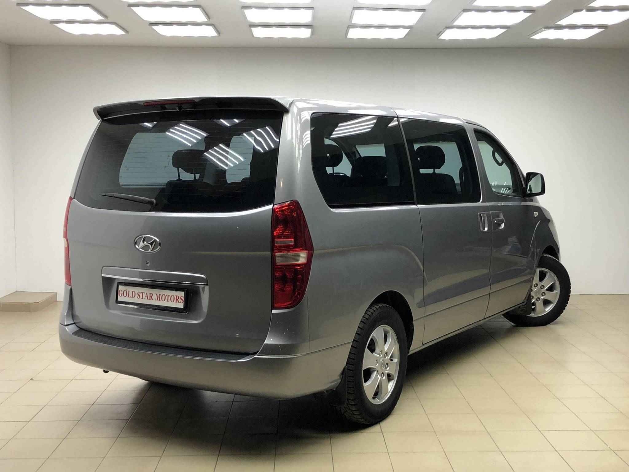 Hyundai Grand Starex, I