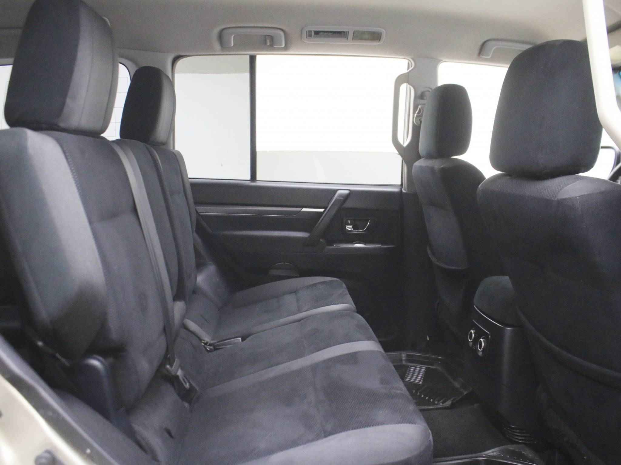 Mitsubishi Pajero, IV