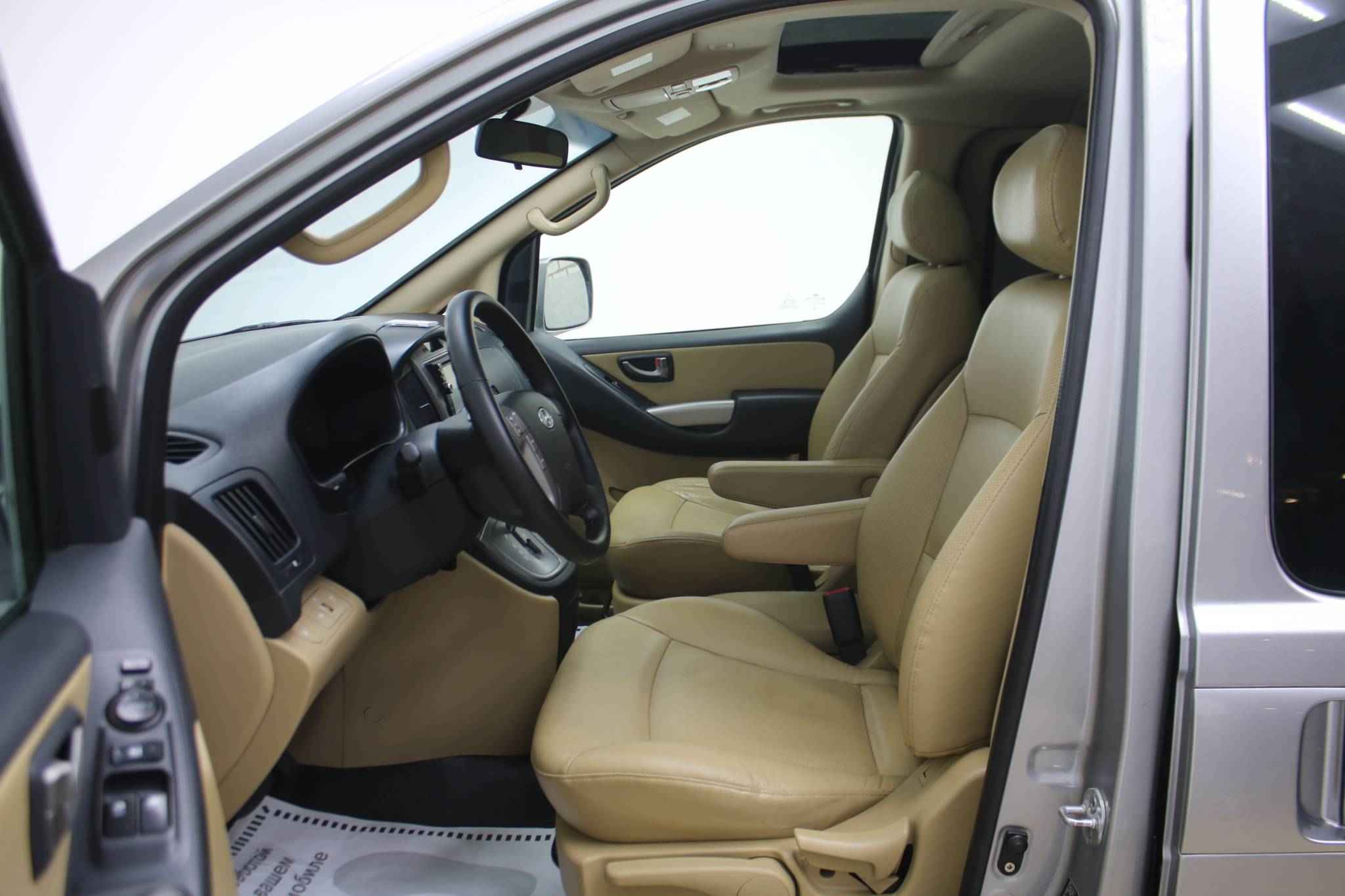 Hyundai Grand Starex, I