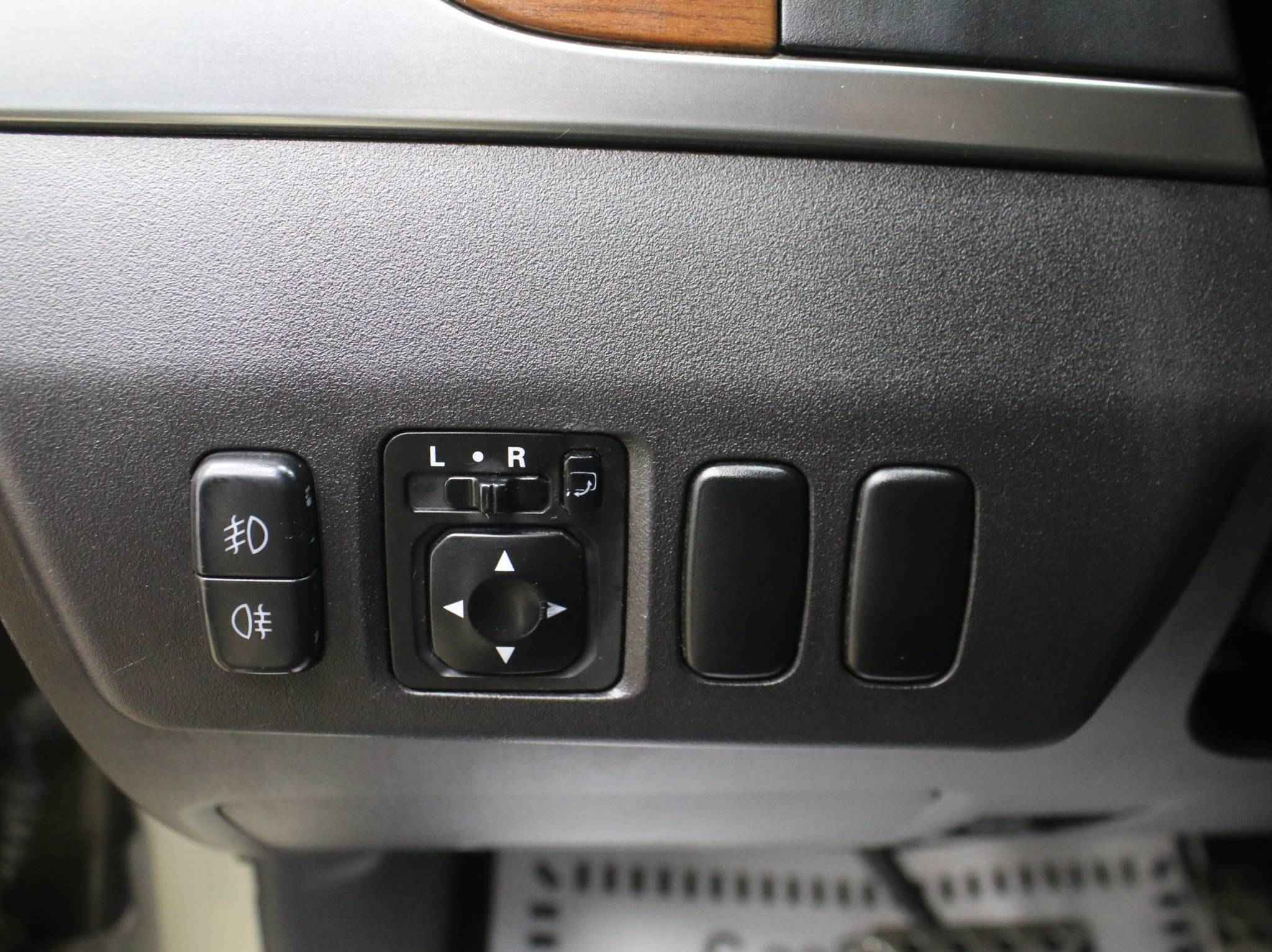 Mitsubishi Pajero, IV