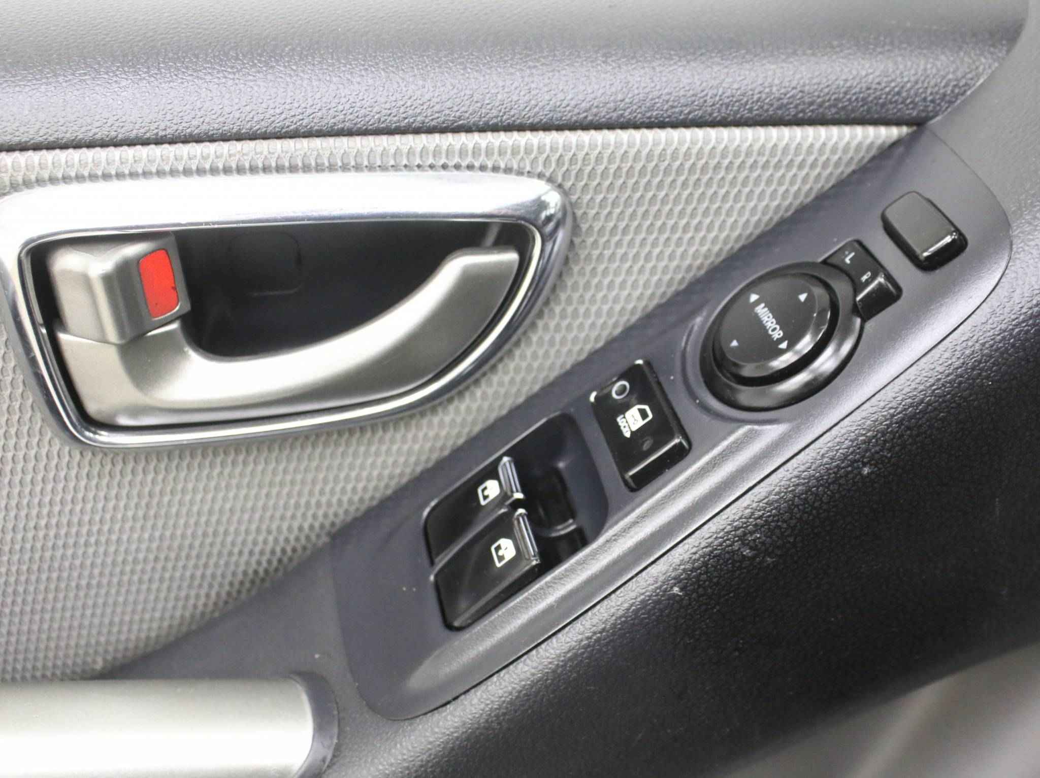 Hyundai Grand Starex, I