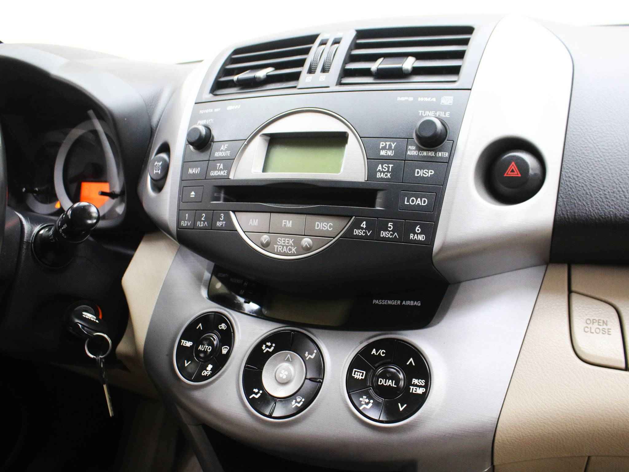 Toyota RAV4, III (XA30)