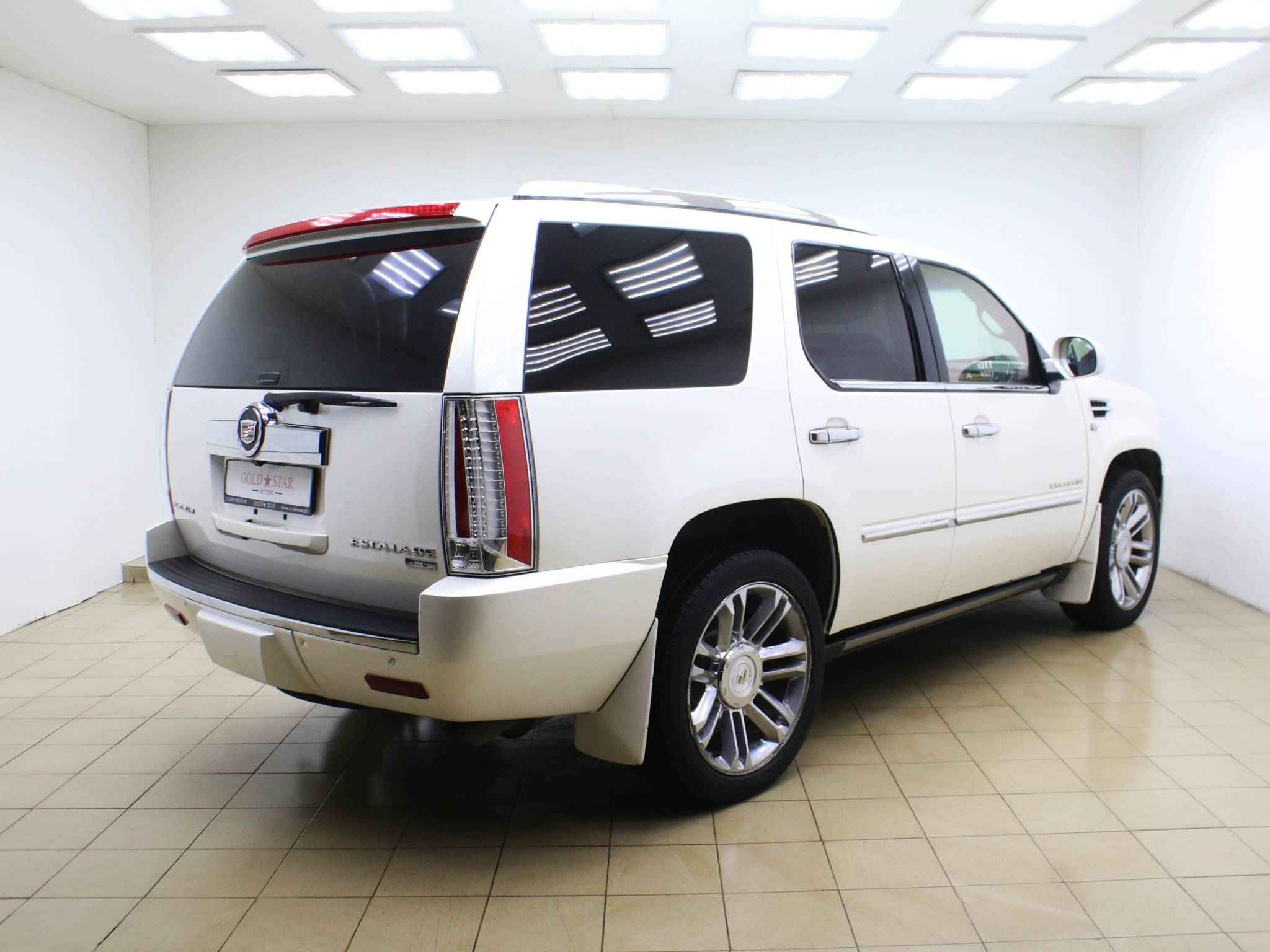 Cadillac Escalade, III