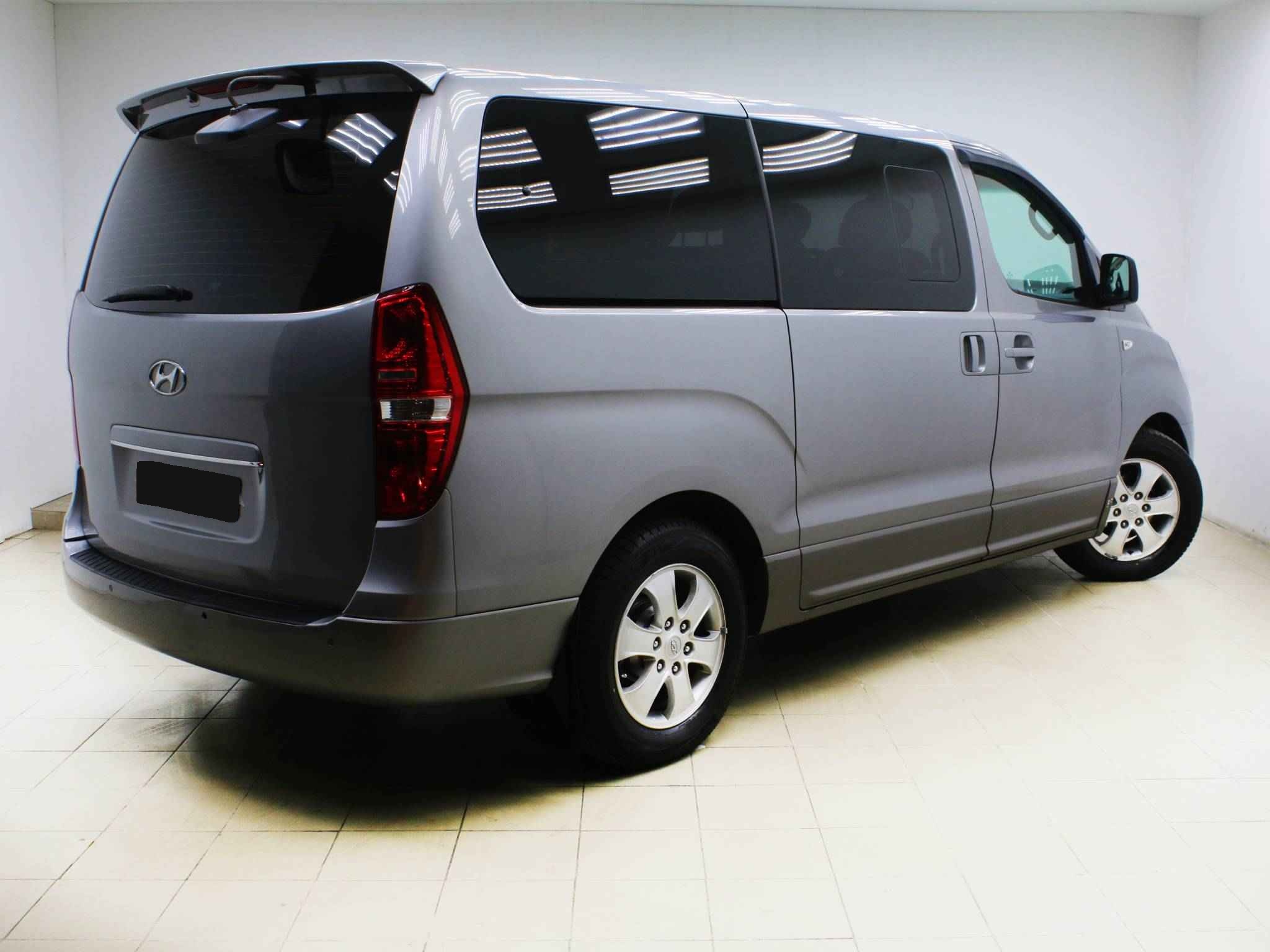 Hyundai Grand Starex, I