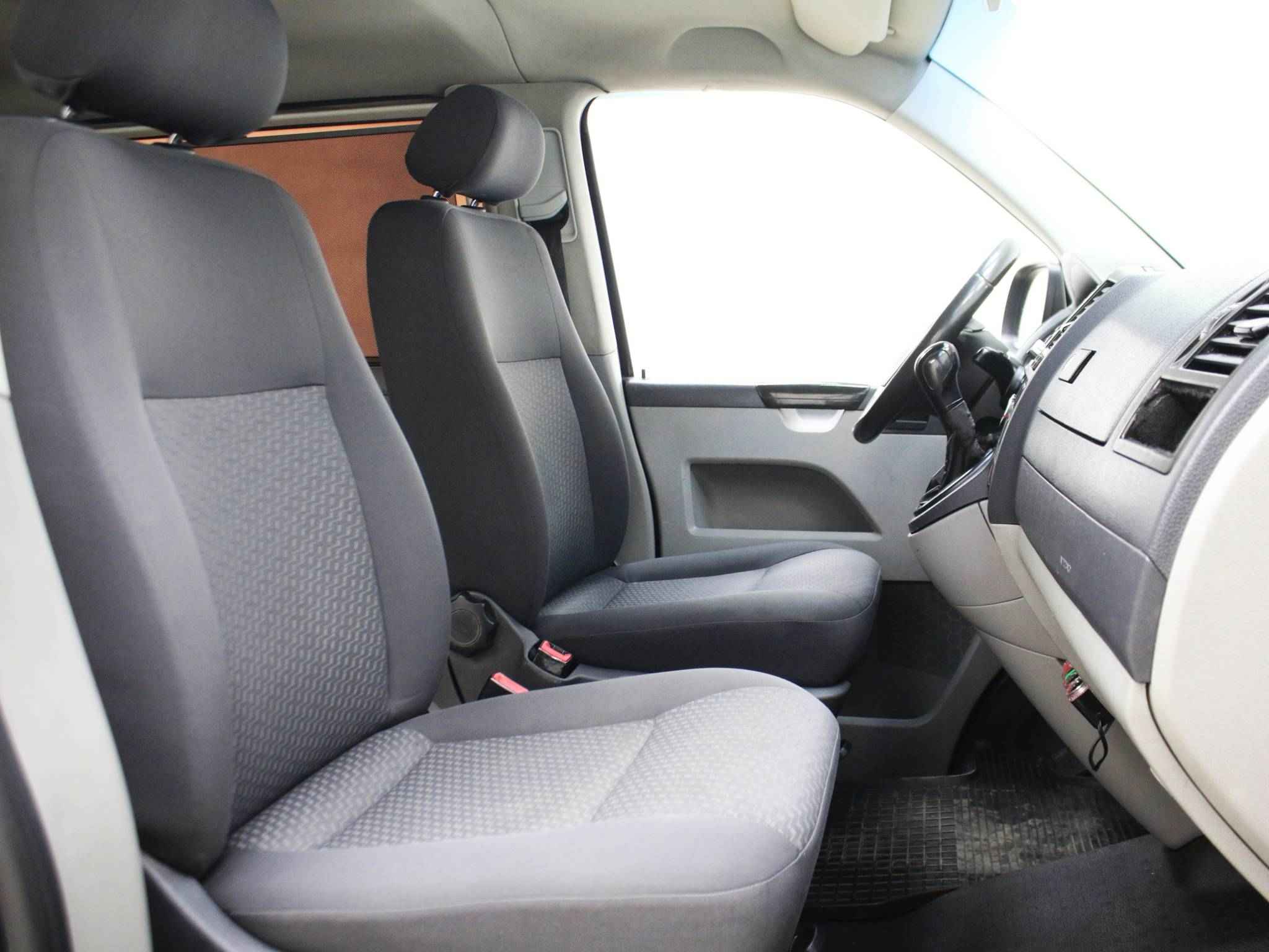 Volkswagen Caravelle, T5 Рестайлинг