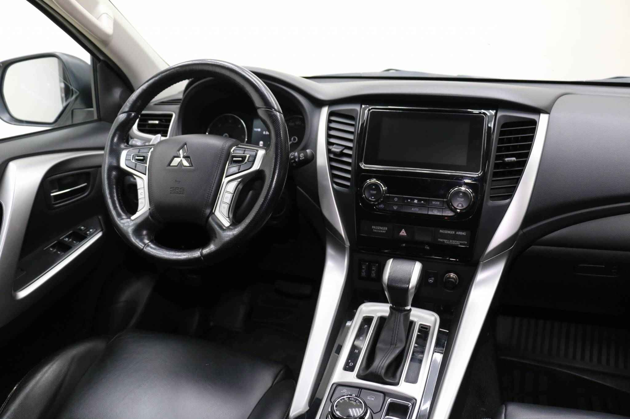 Mitsubishi Pajero Sport, III