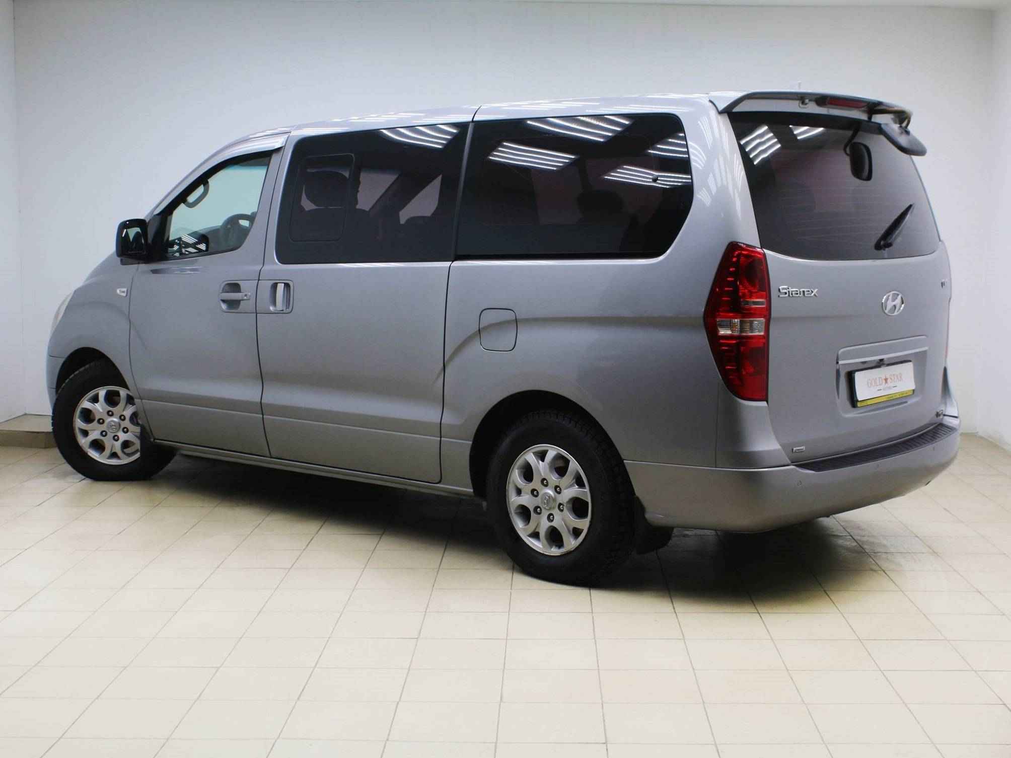 Hyundai Grand Starex, I