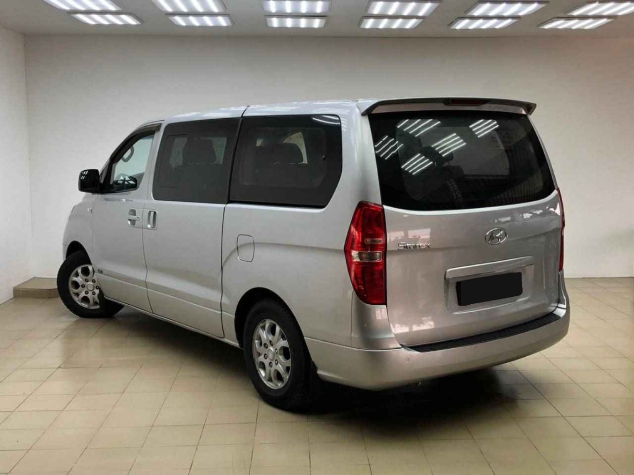 Hyundai Grand Starex, I