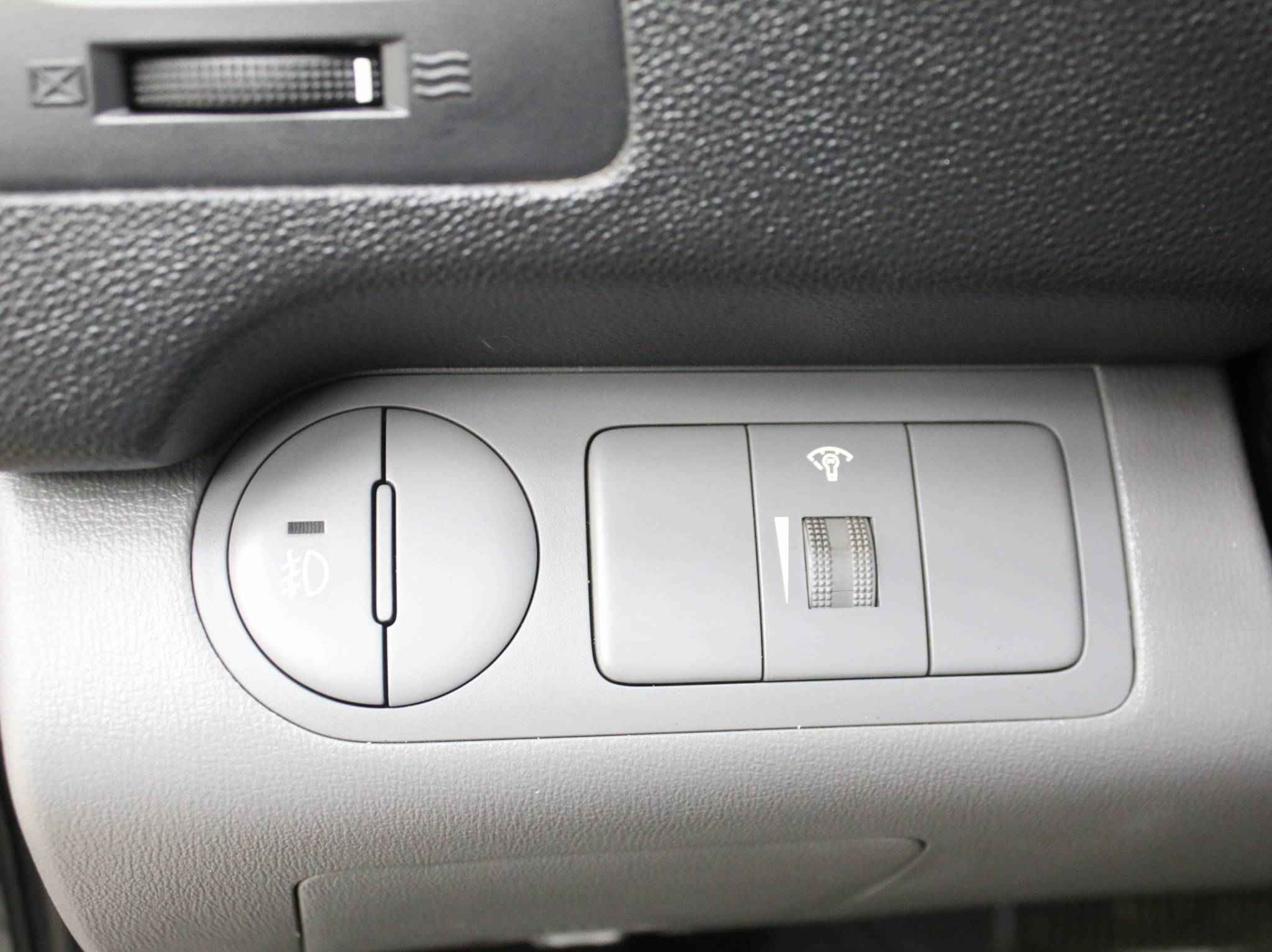 Hyundai Grand Starex, I