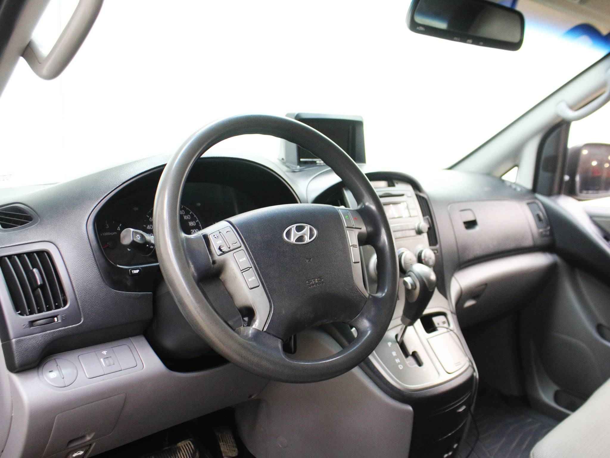 Hyundai Grand Starex, I