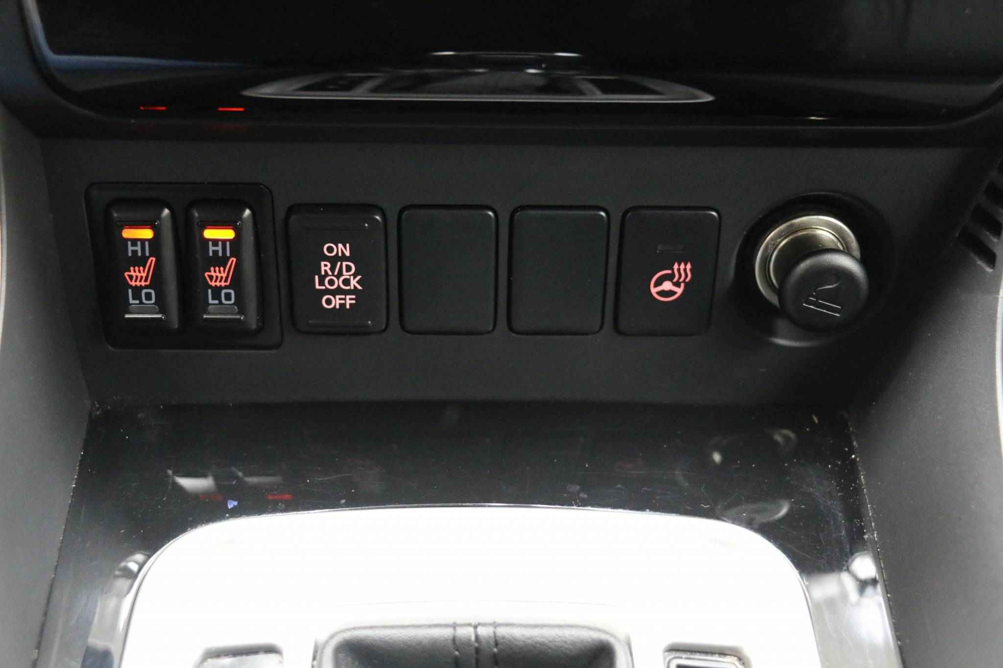 Mitsubishi Pajero Sport, III