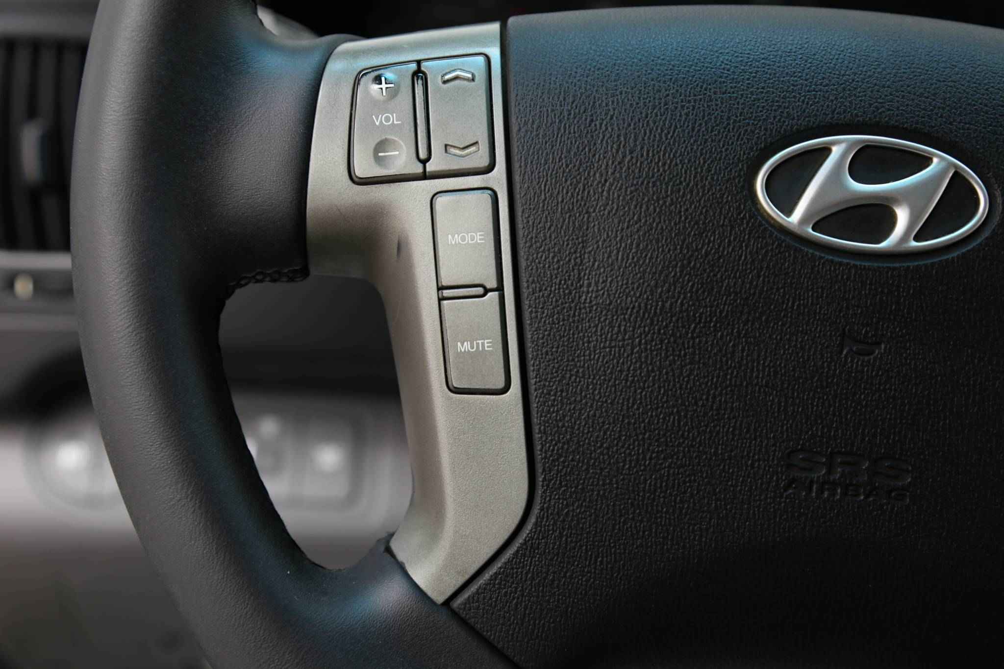 Hyundai Grand Starex, I