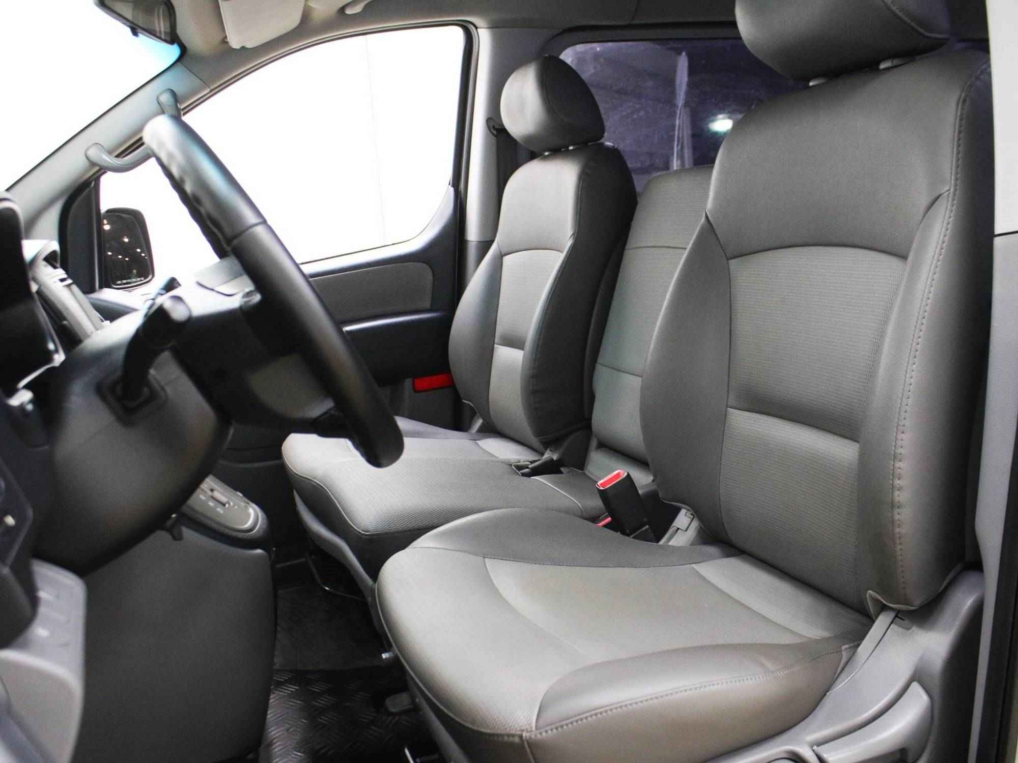 Hyundai Grand Starex, I