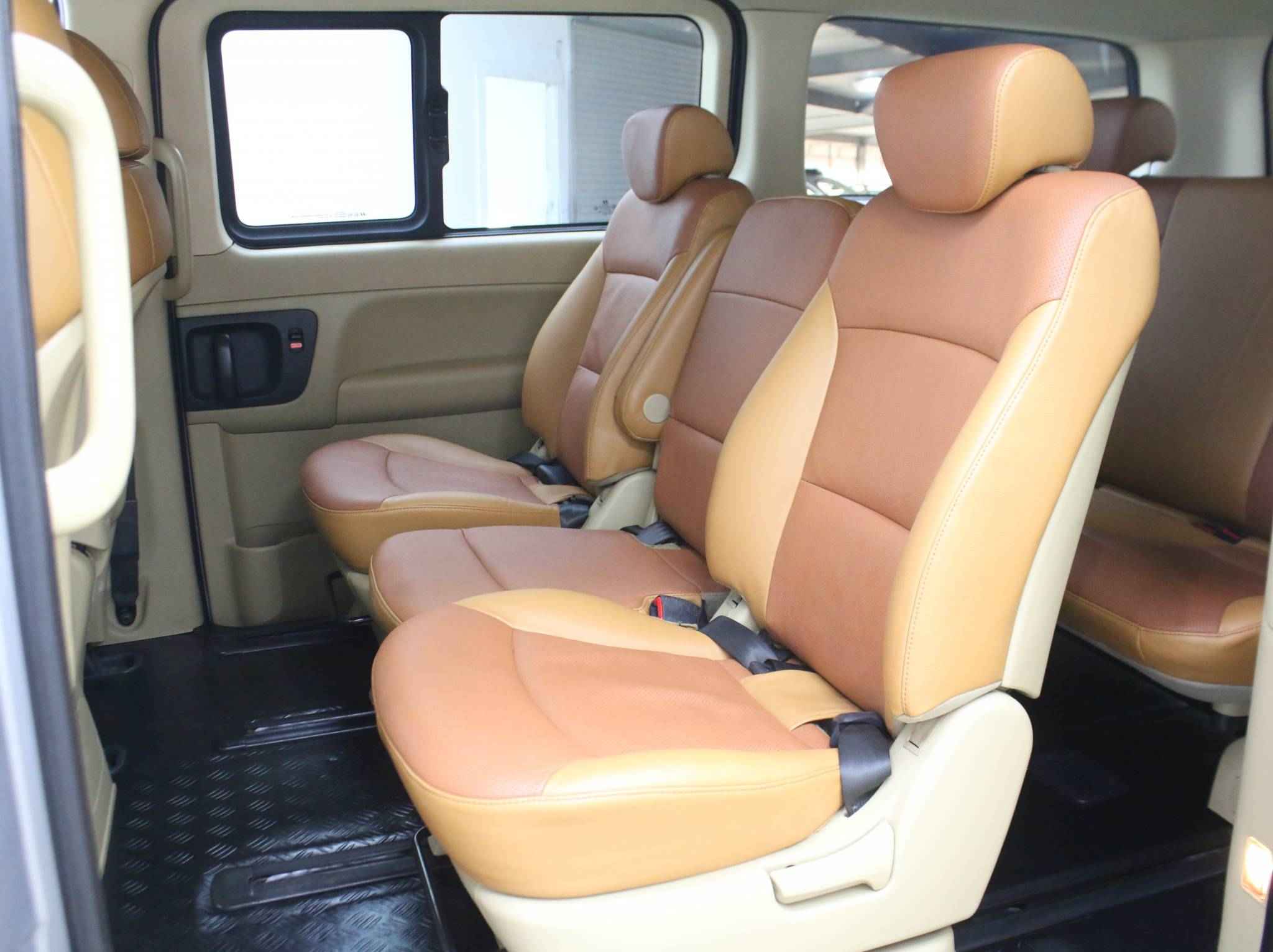 Hyundai Grand Starex, I