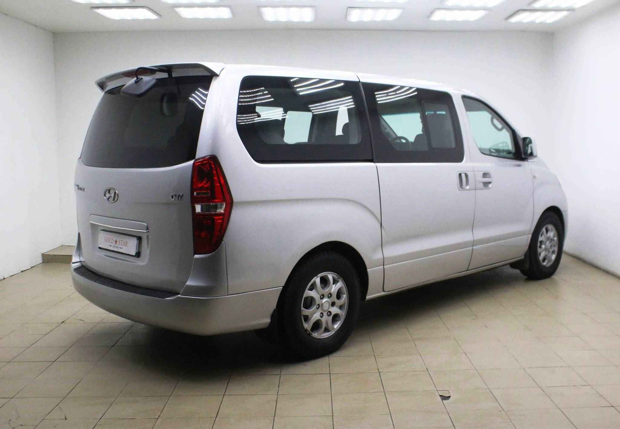 Hyundai Grand Starex, I