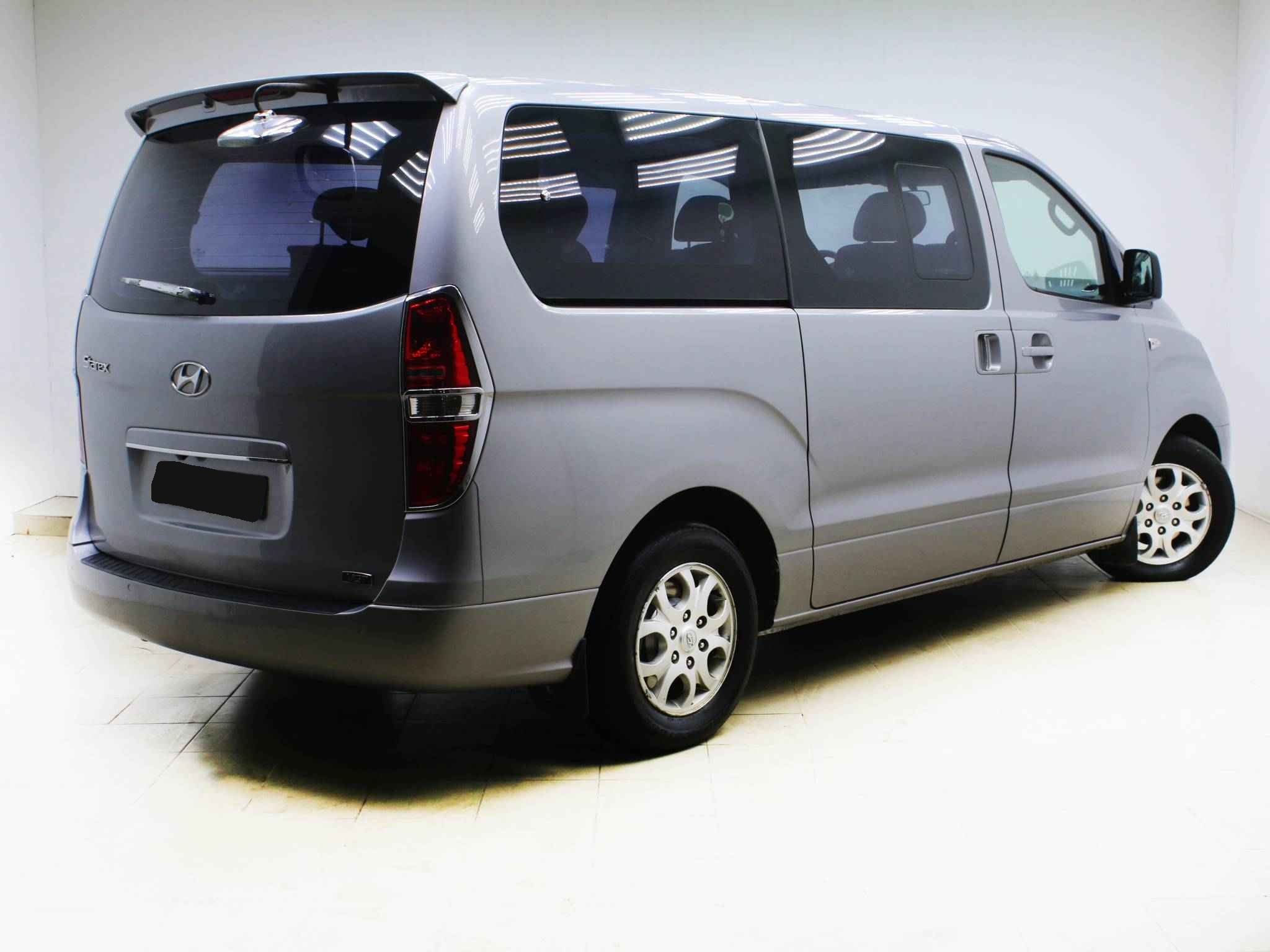 Hyundai Grand Starex, I
