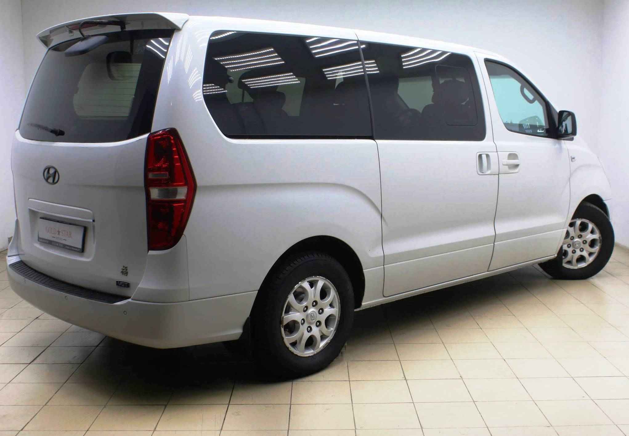 Hyundai Grand Starex, I