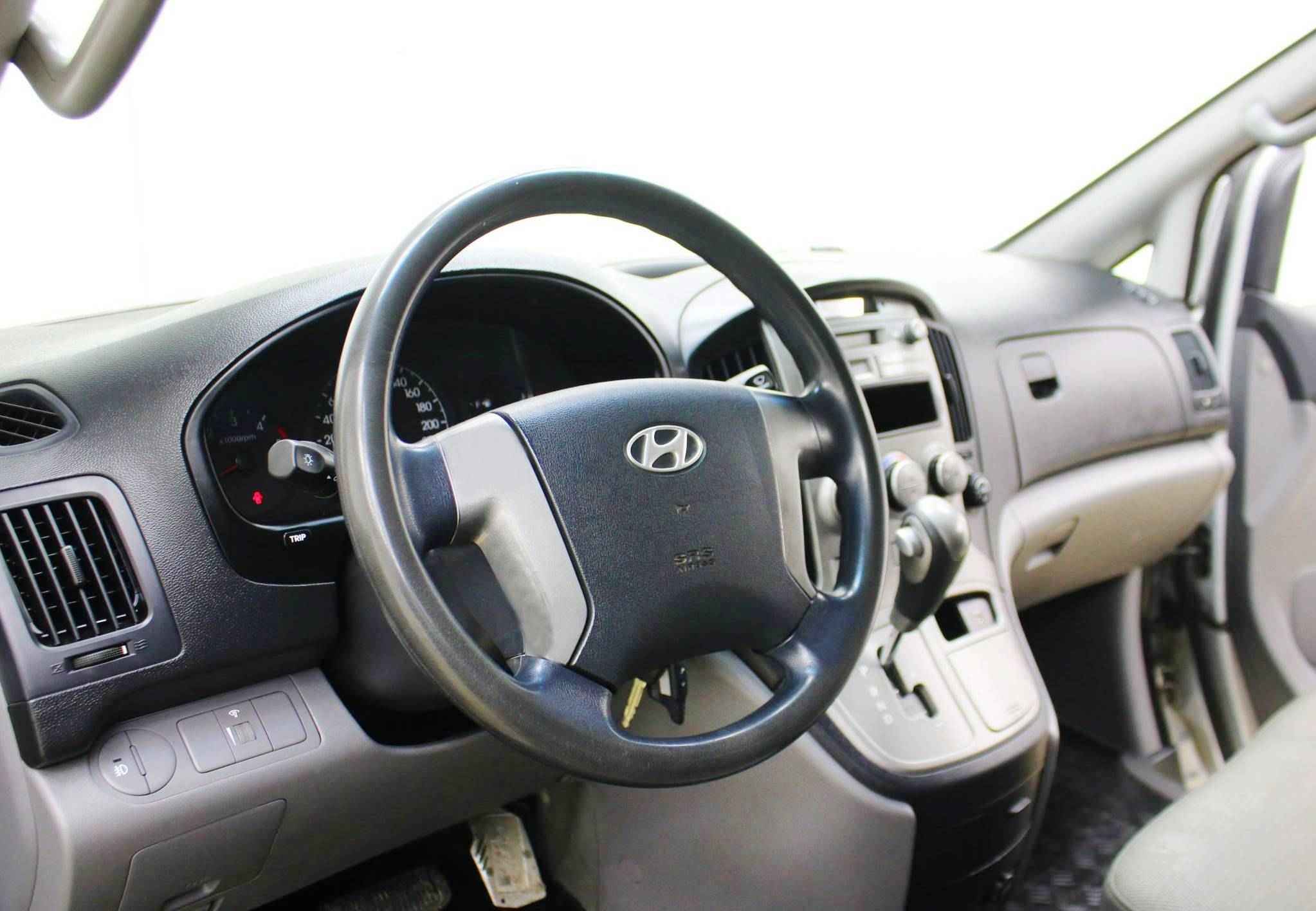 Hyundai Grand Starex, I