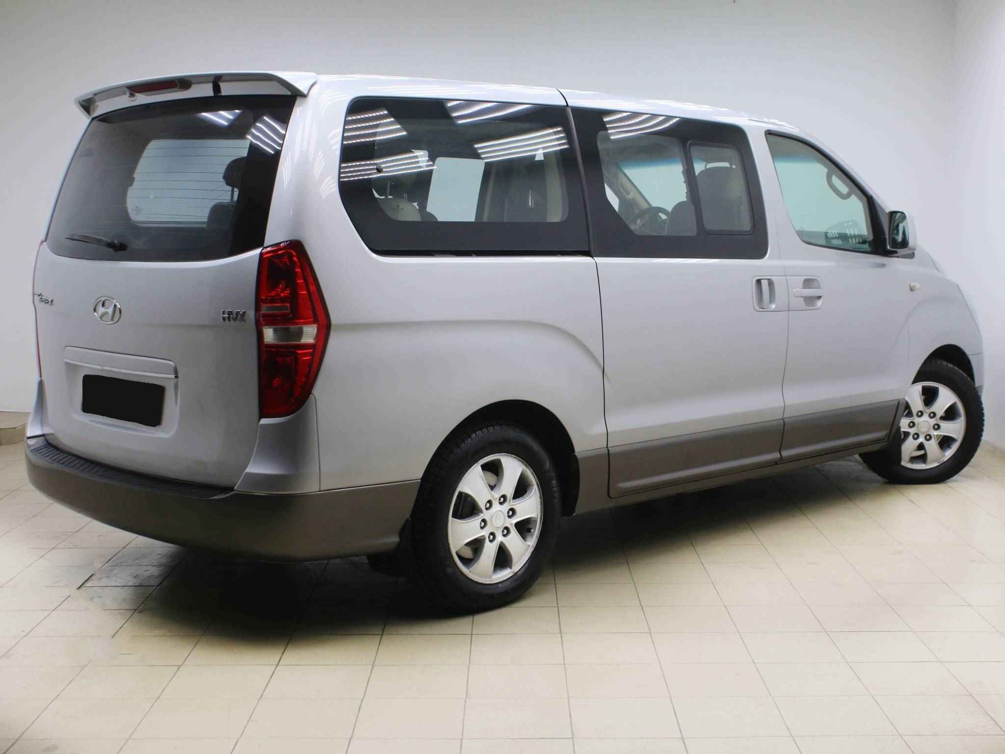 Hyundai Grand Starex, I