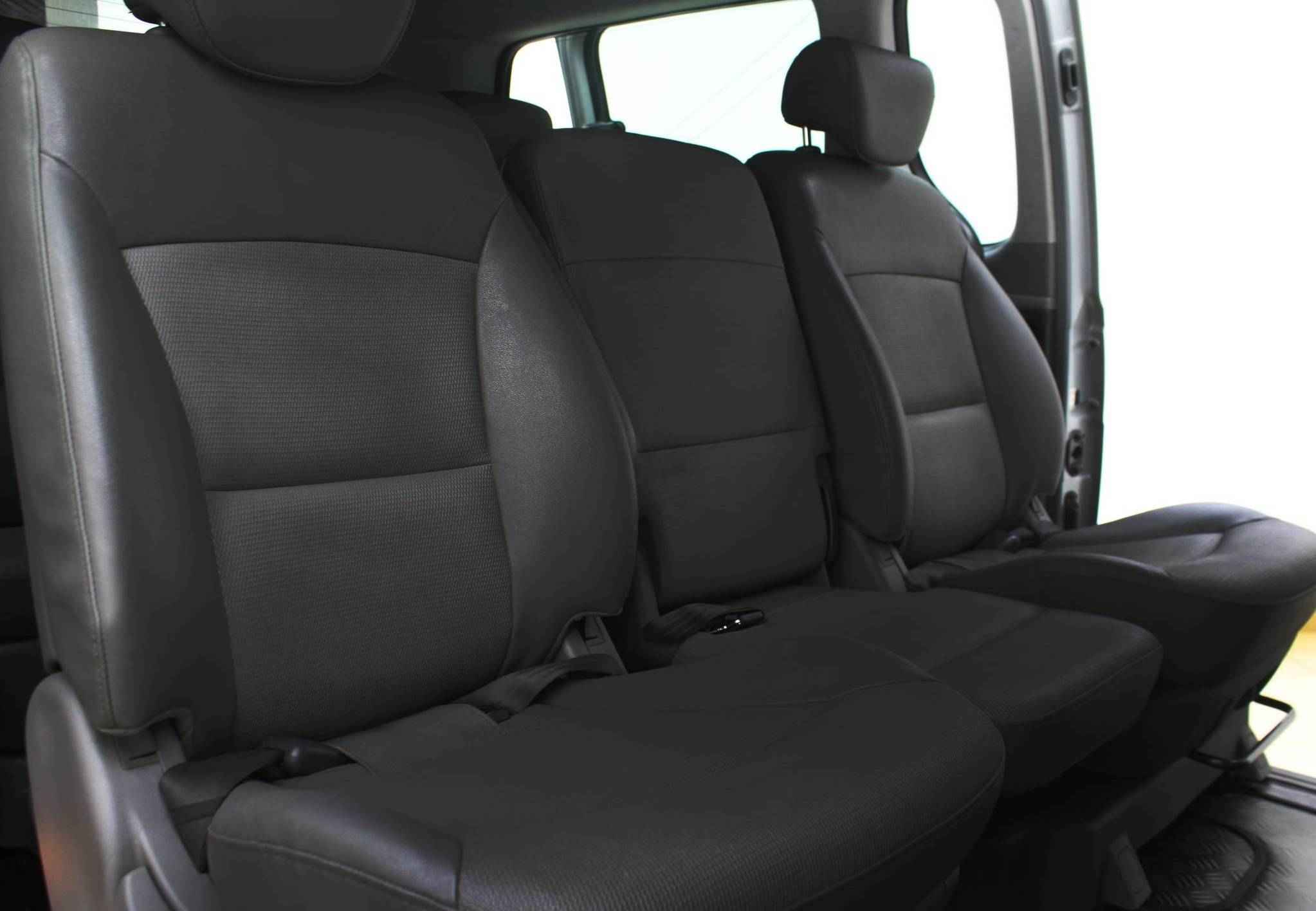 Hyundai Grand Starex, I