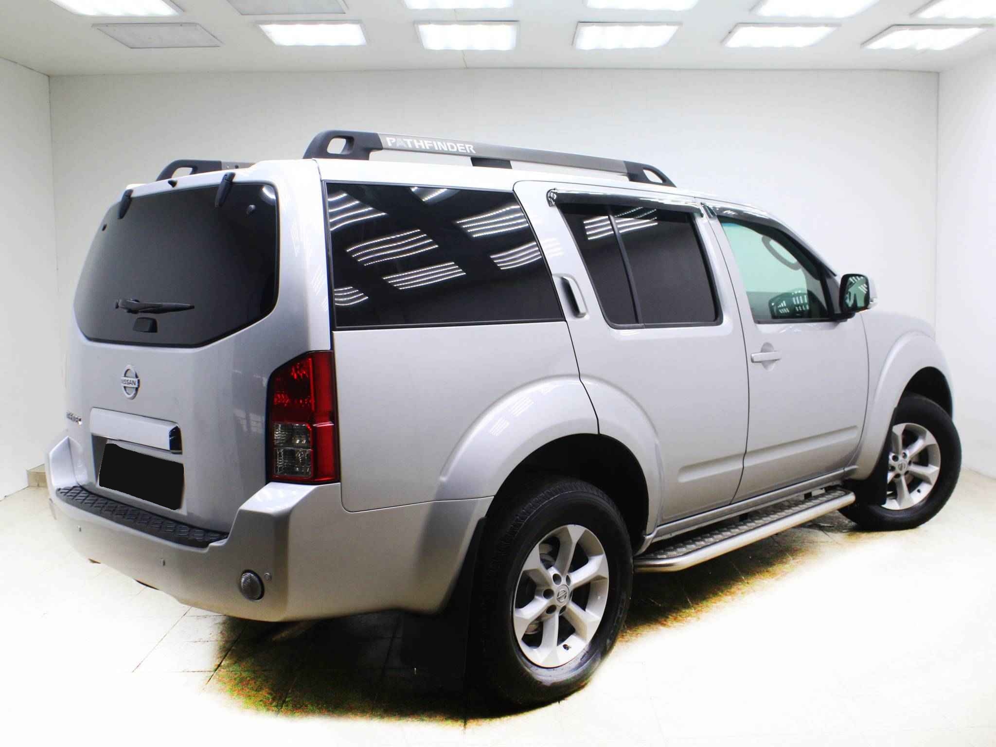 Nissan Pathfinder, III