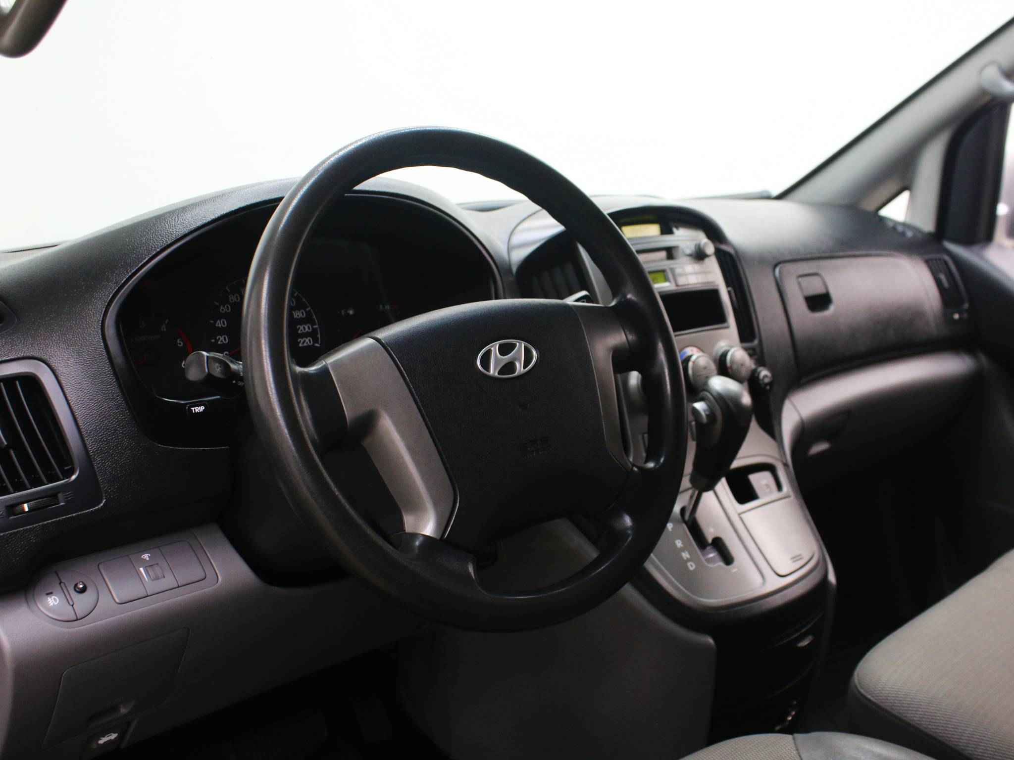 Hyundai Grand Starex, I