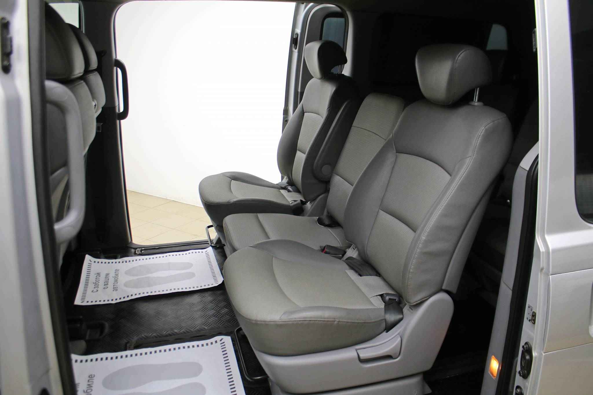 Hyundai Grand Starex, I