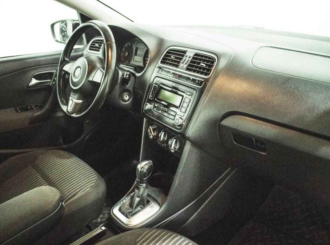 Volkswagen Polo, V