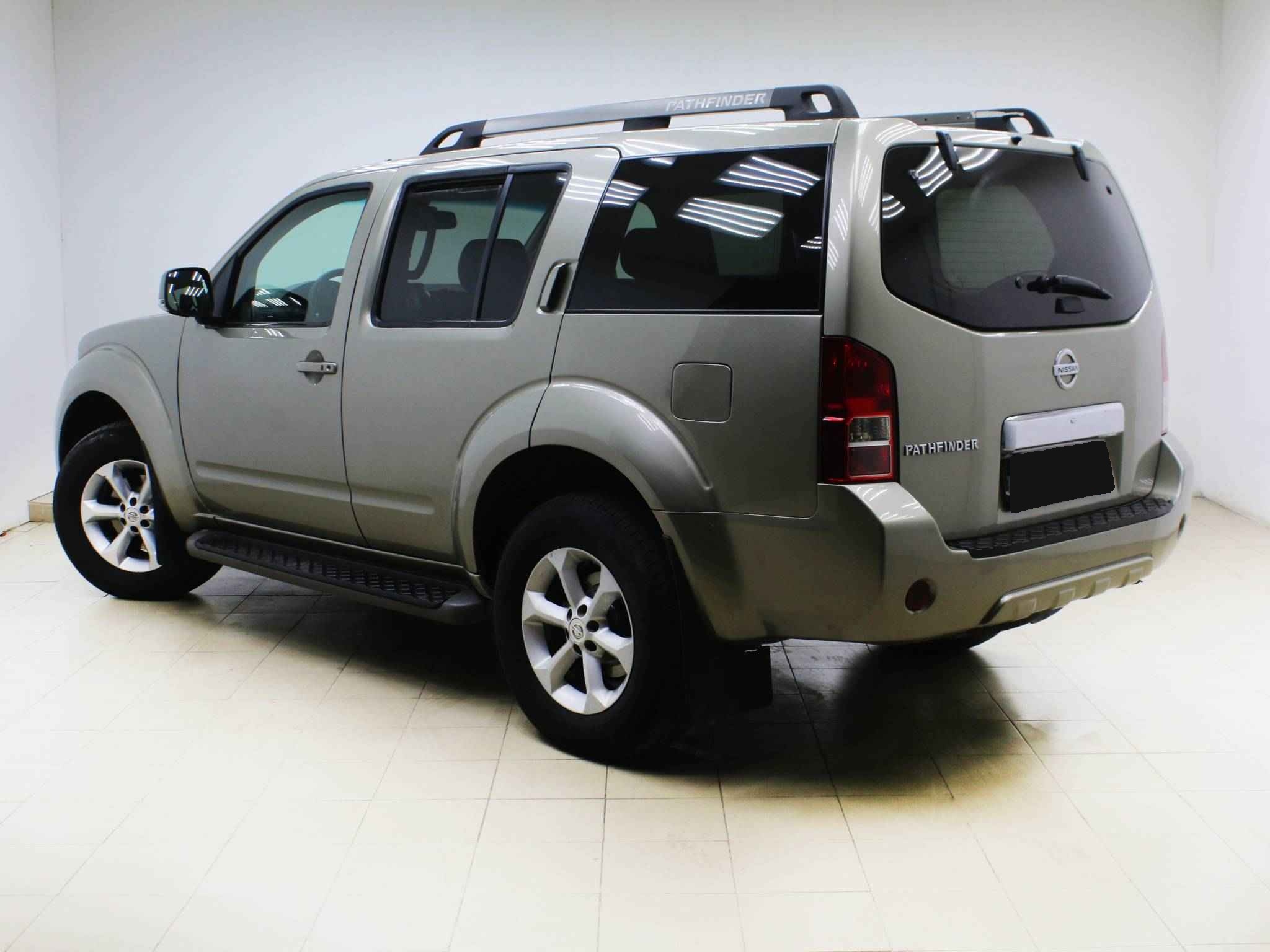 Nissan Pathfinder, III