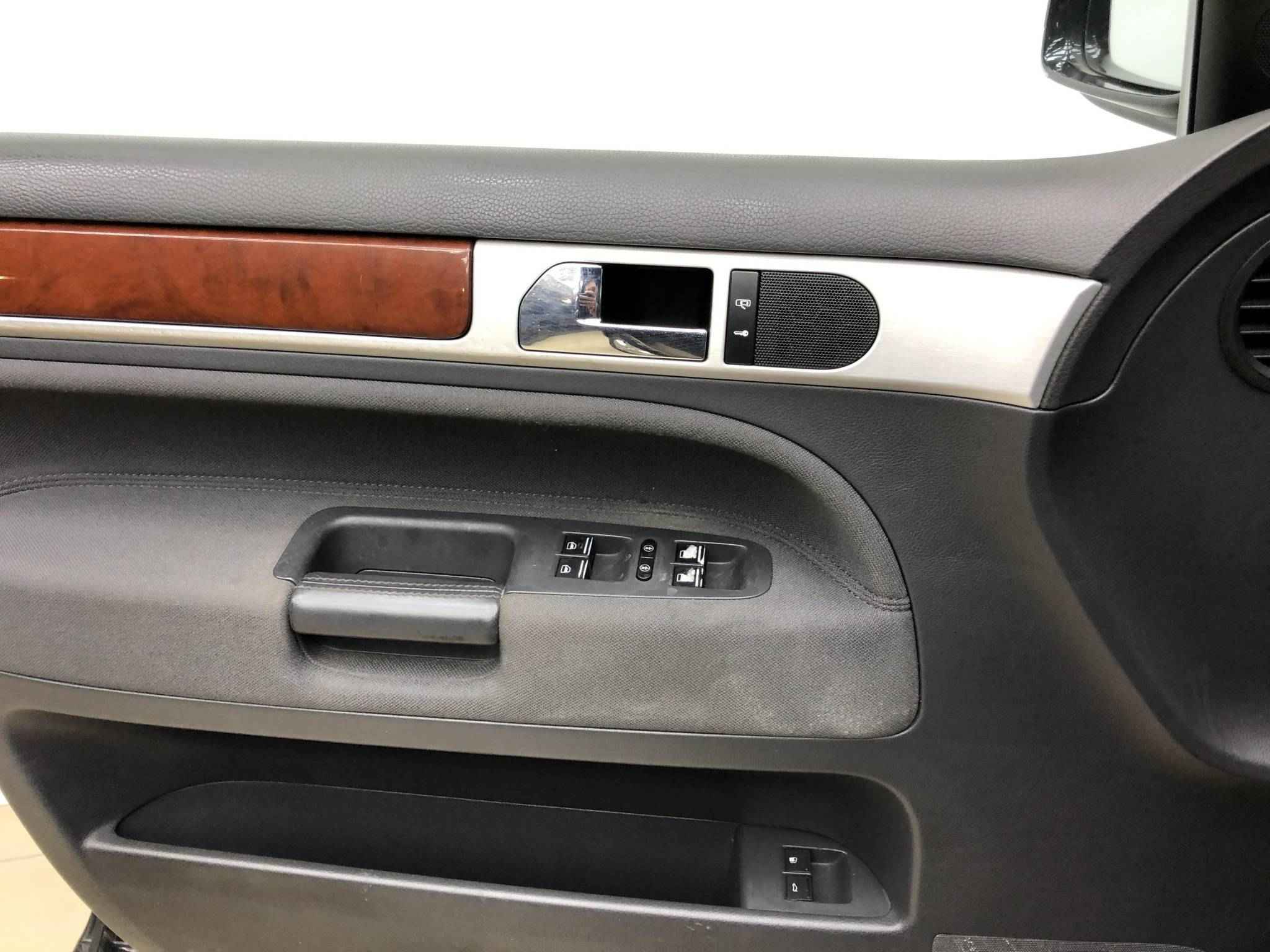 Volkswagen Touareg, I