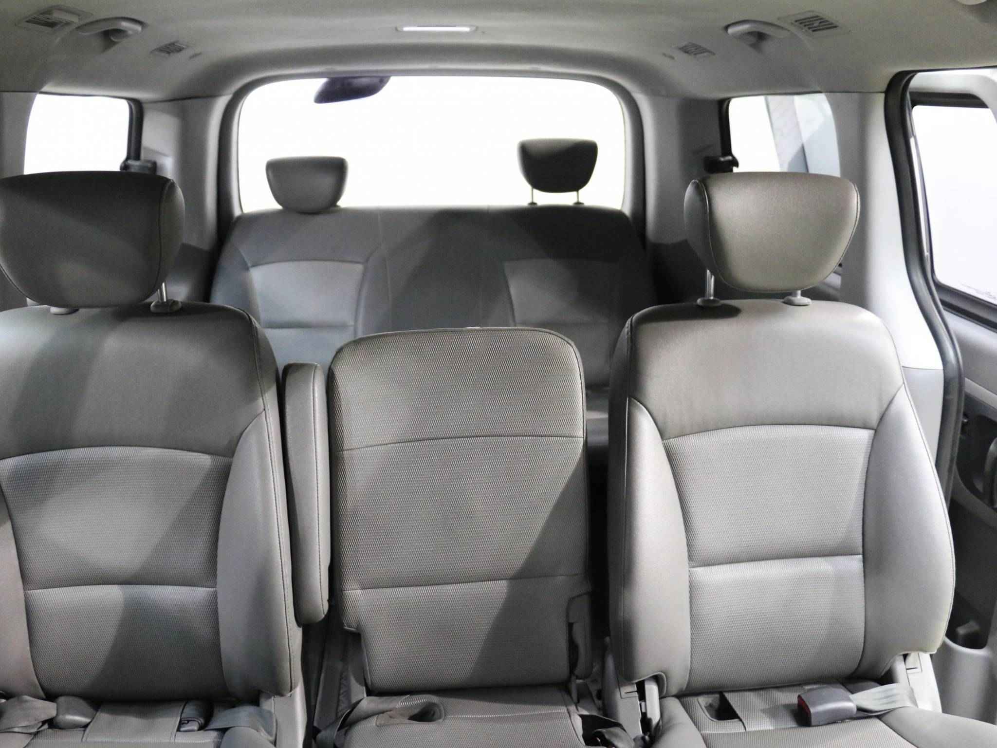 Hyundai Grand Starex, I