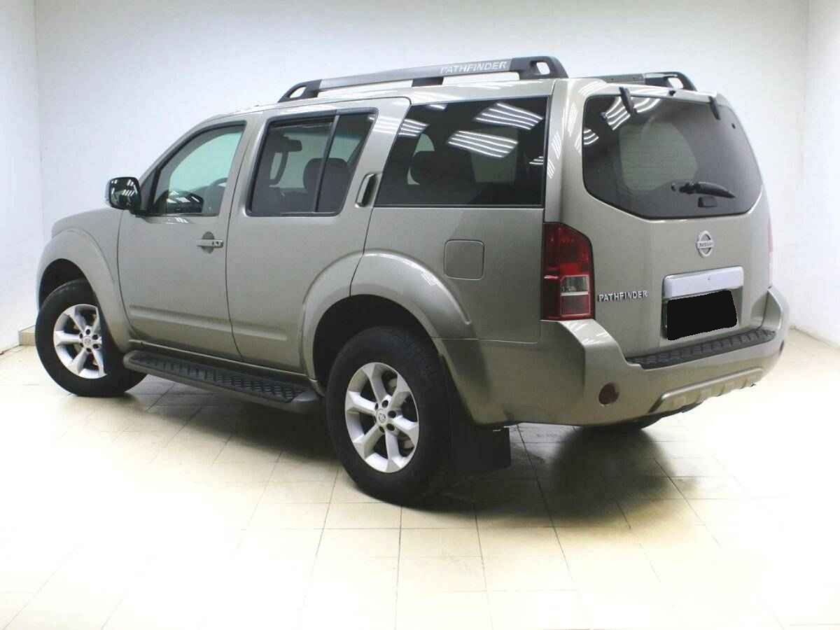 Nissan Pathfinder, III