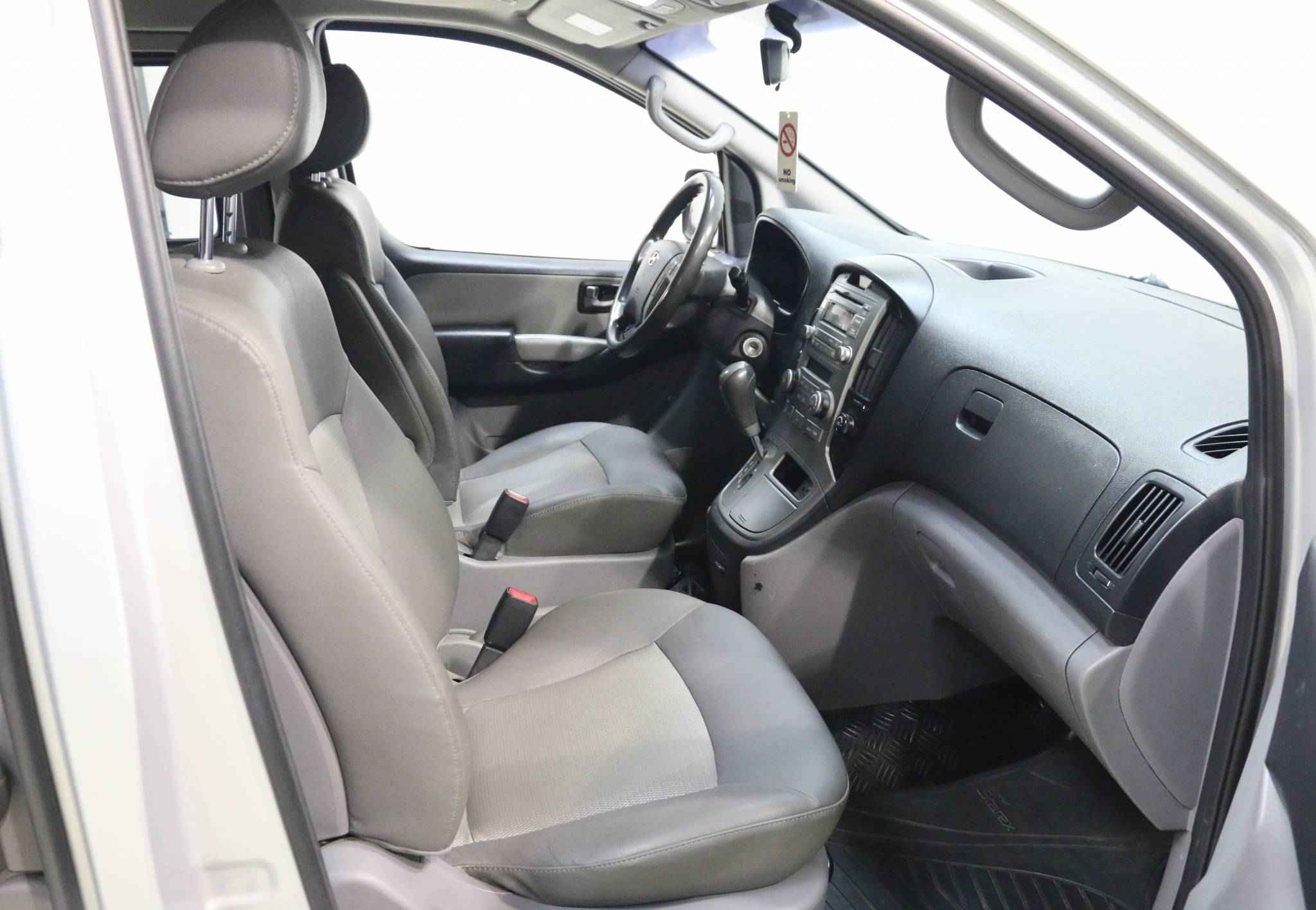 Hyundai Grand Starex, I