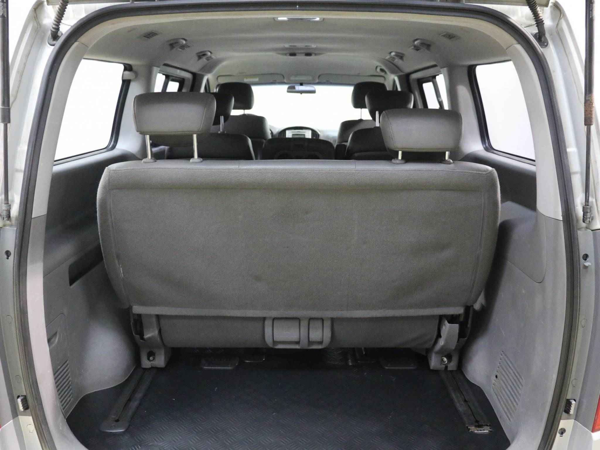 Hyundai Grand Starex, I