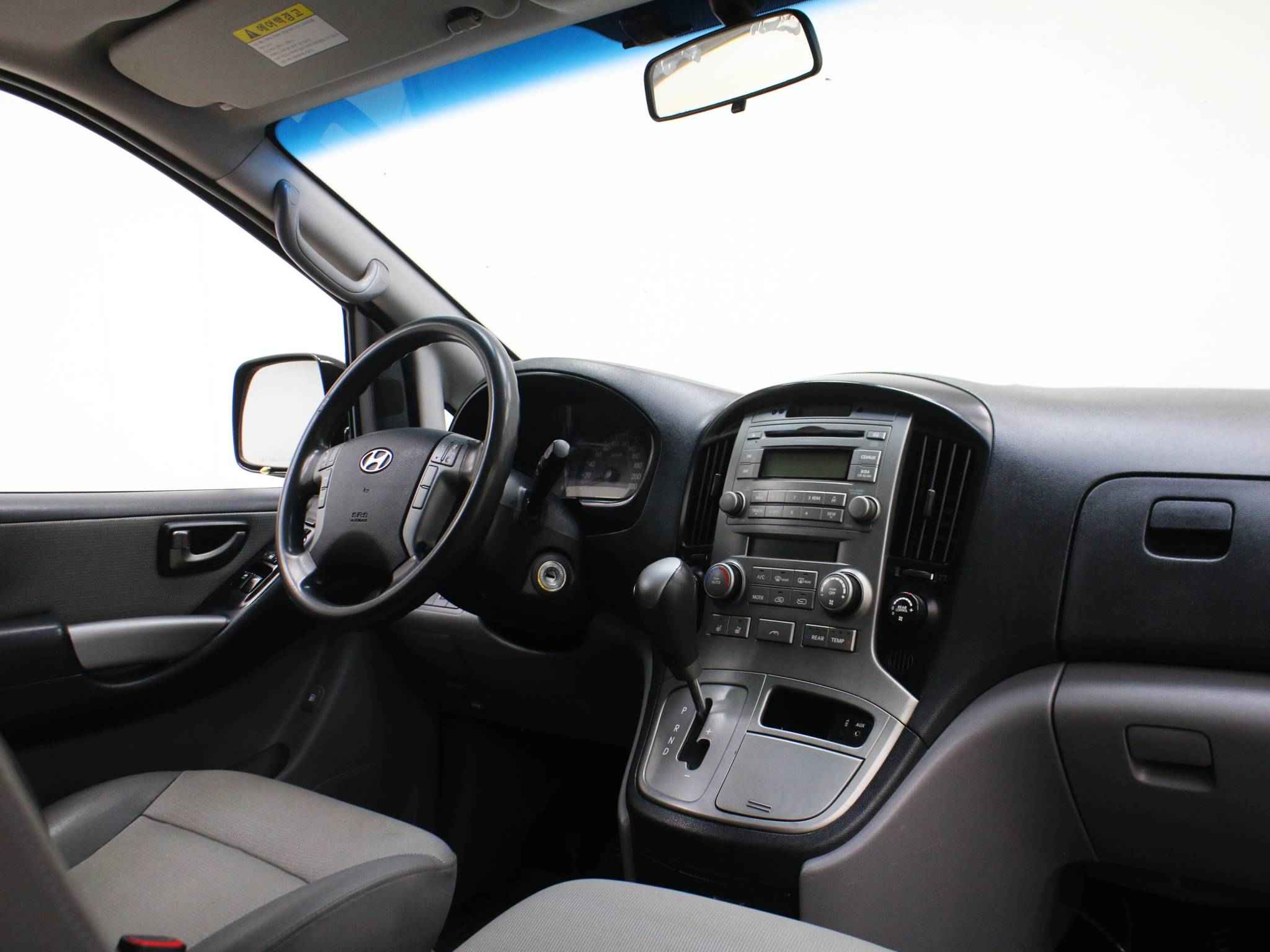 Hyundai Grand Starex, I