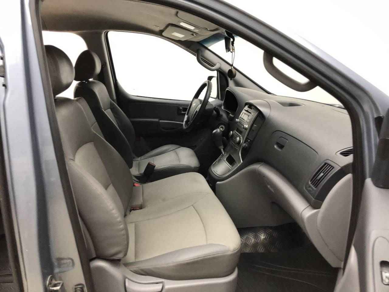 Hyundai Grand Starex, I