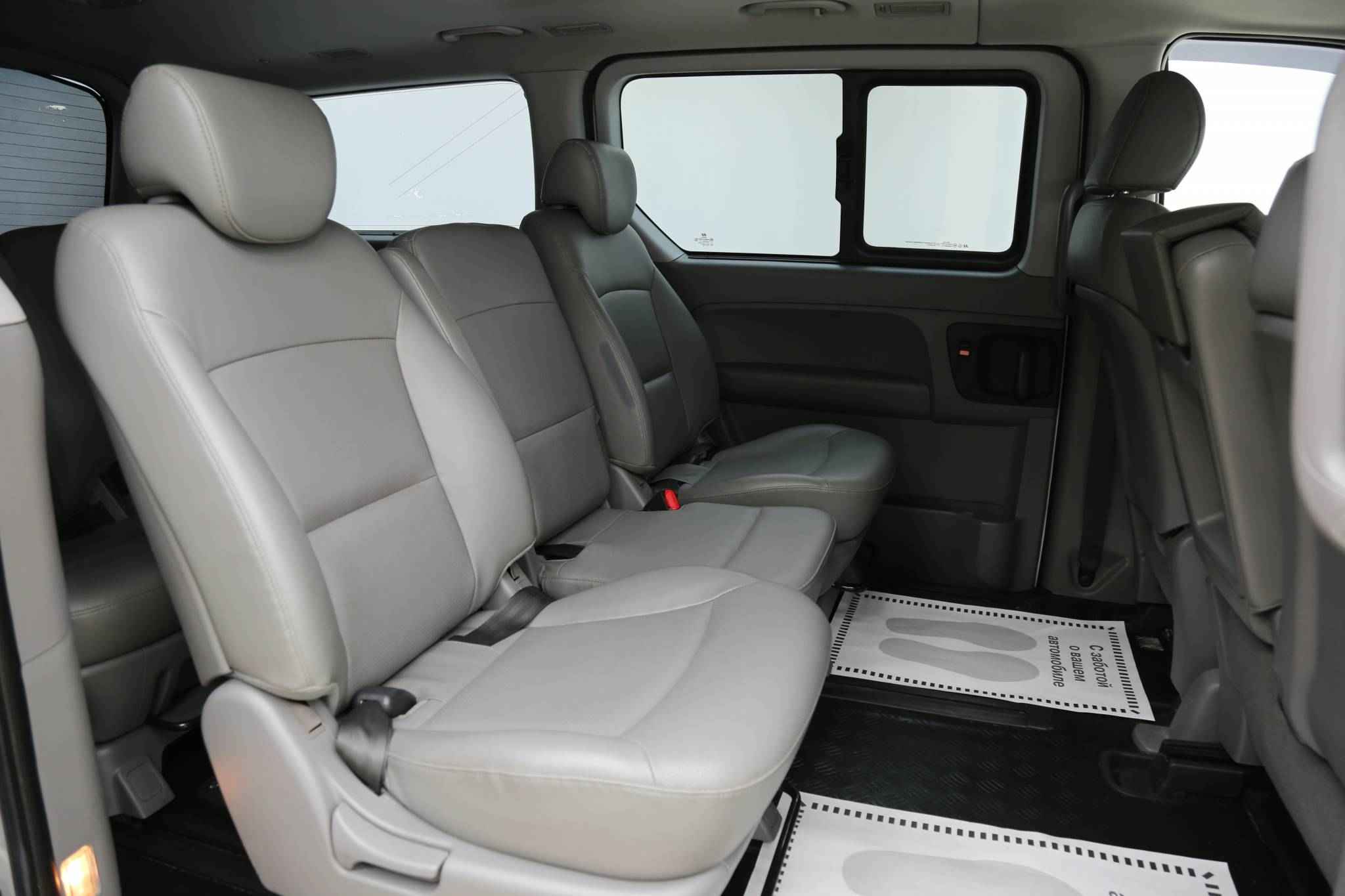 Hyundai Grand Starex, I