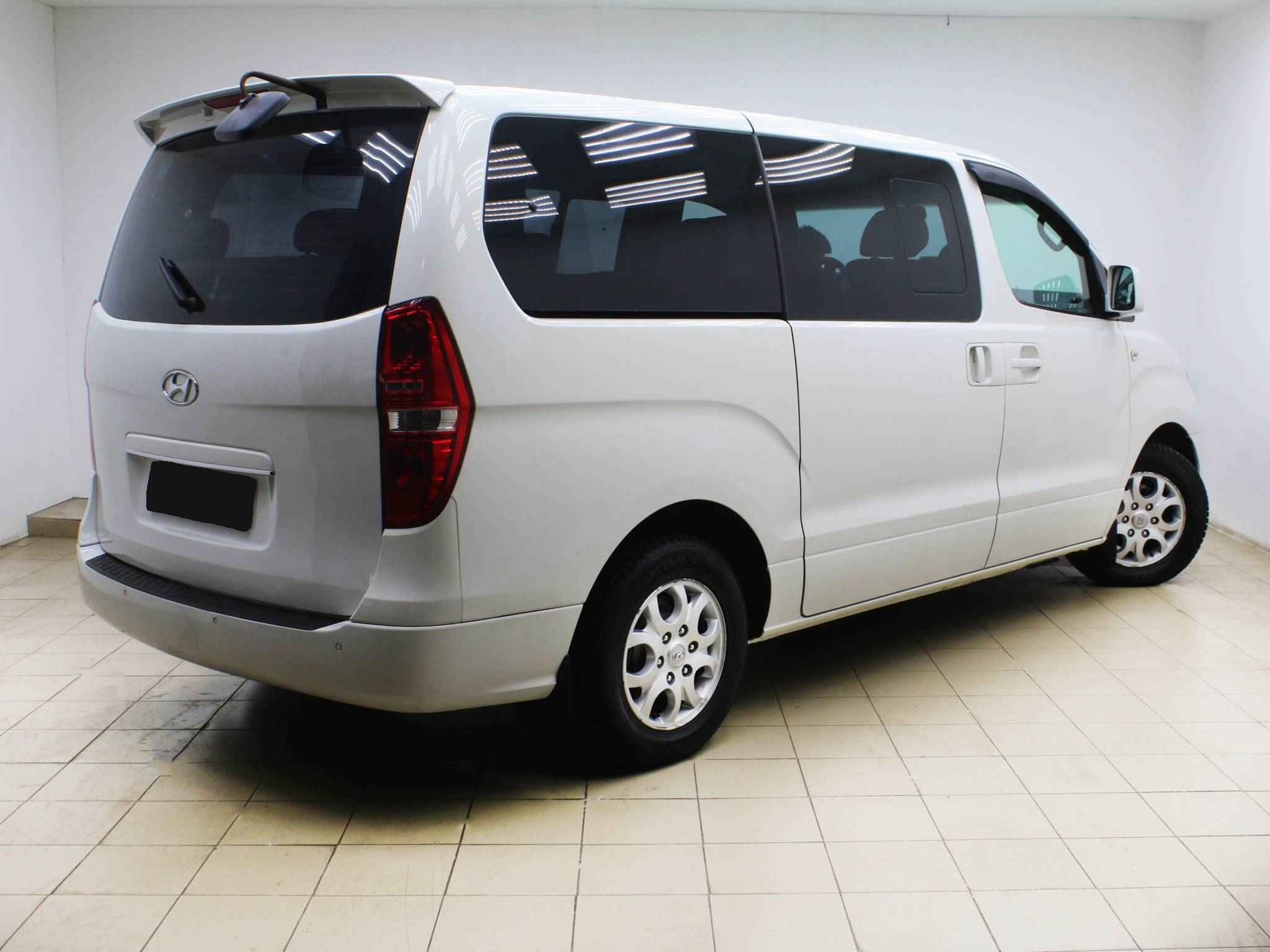 Hyundai Grand Starex, I