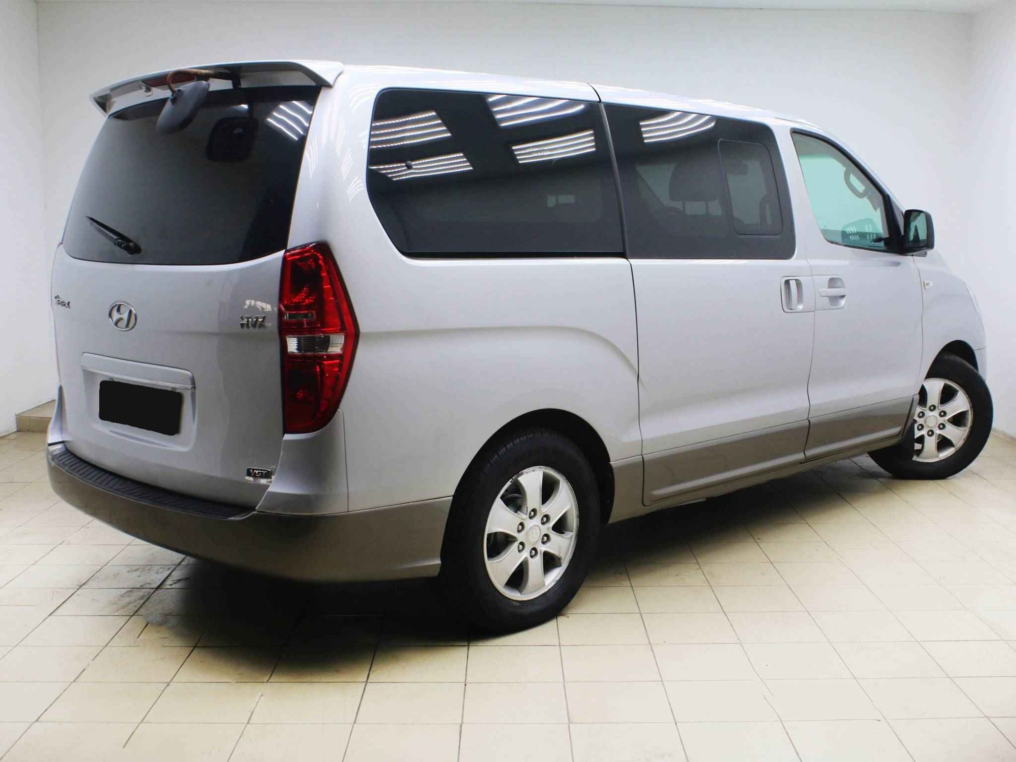 Hyundai Grand Starex, I