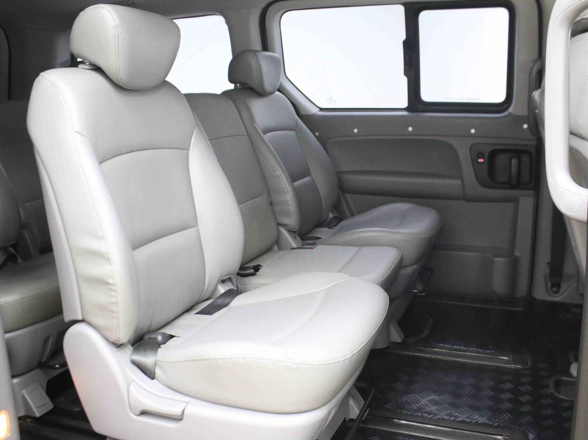 Hyundai Grand Starex, I