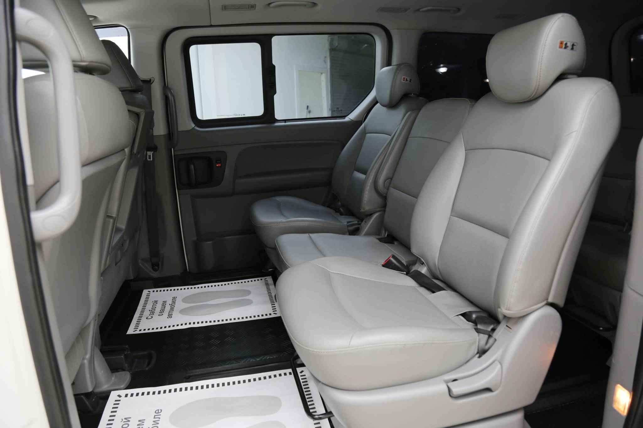 Hyundai Grand Starex, I