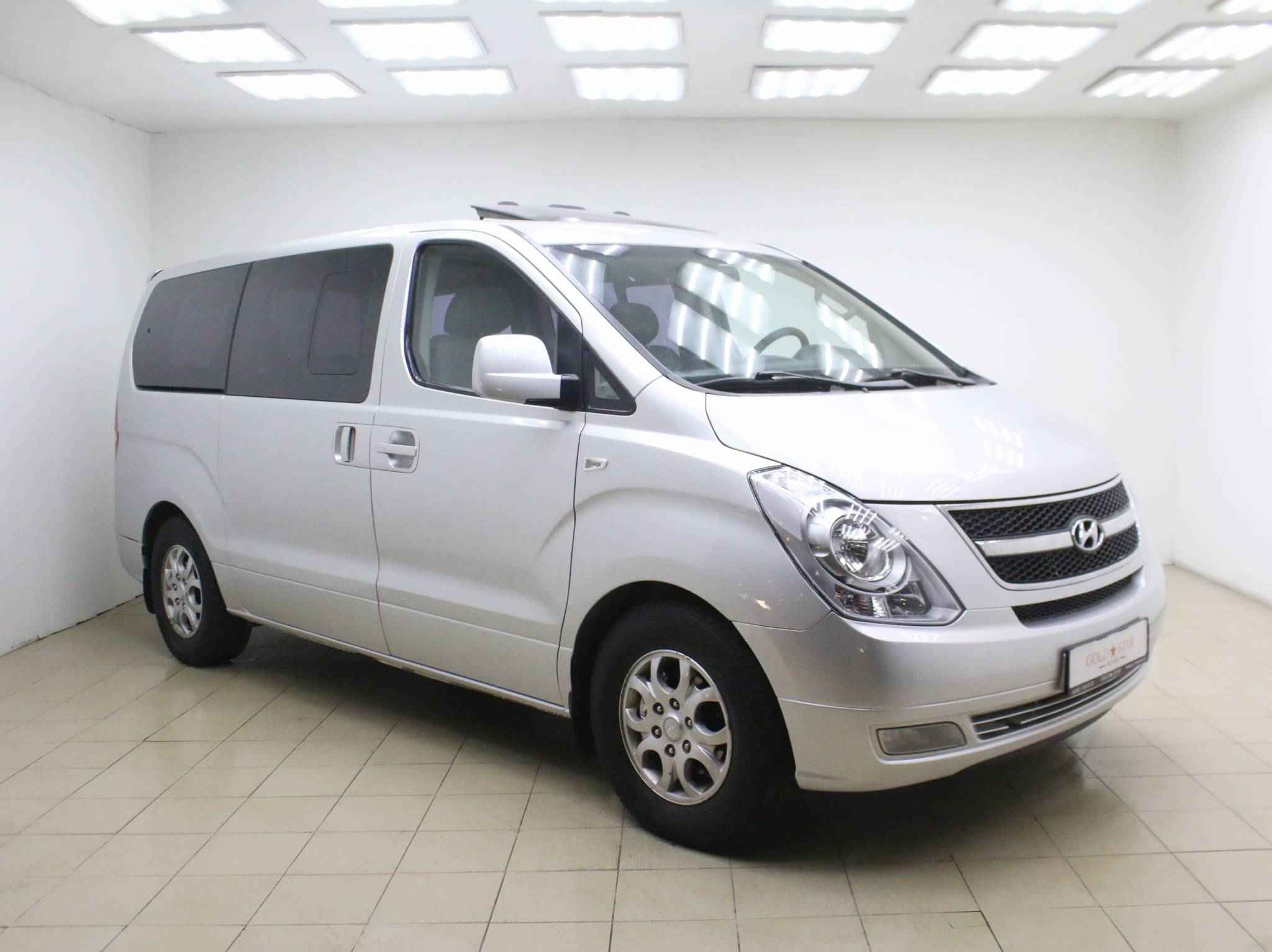 Hyundai Grand Starex, I